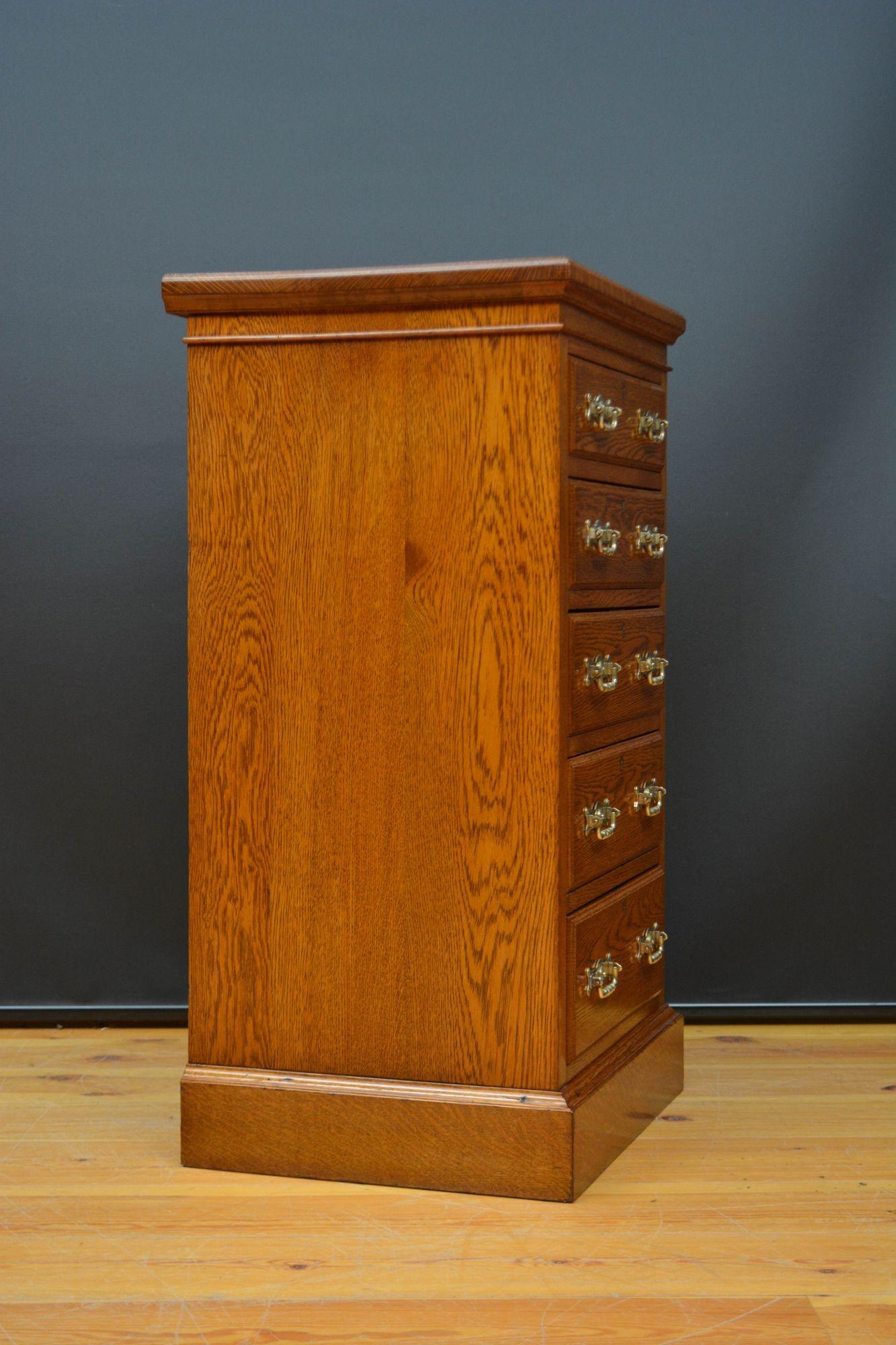 Cassettiera vittoriana in rovere Maple & Co. in vendita 8