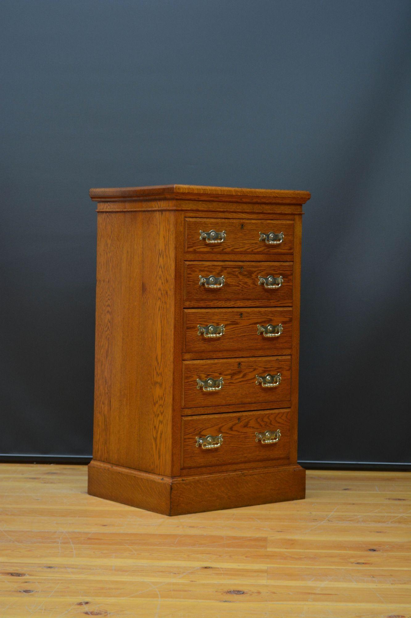 Cassettiera vittoriana in rovere Maple & Co. in vendita 2