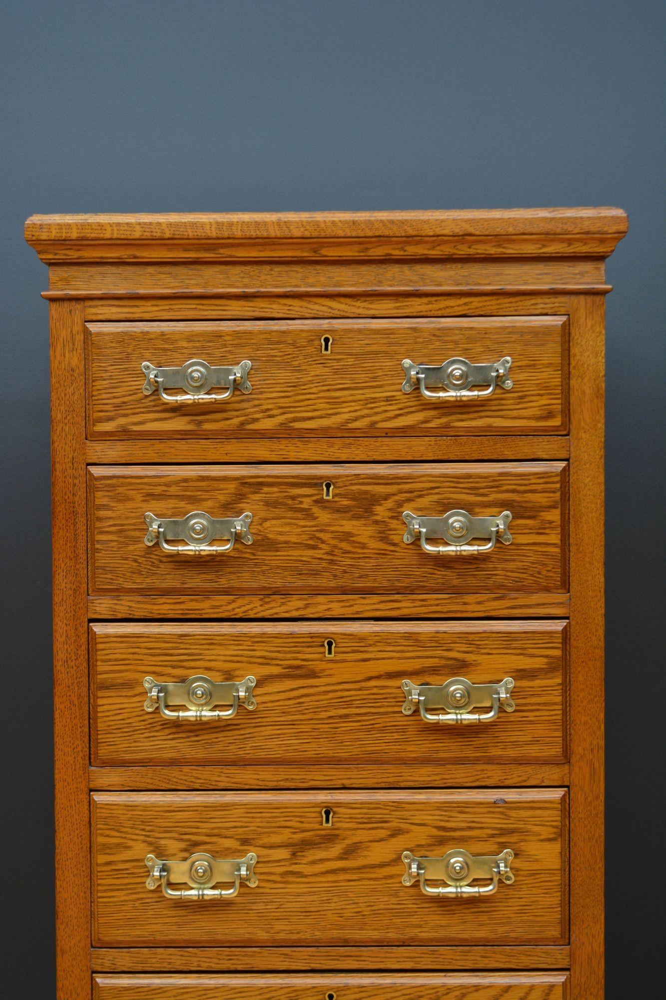 Cassettiera vittoriana in rovere Maple & Co. in vendita 3