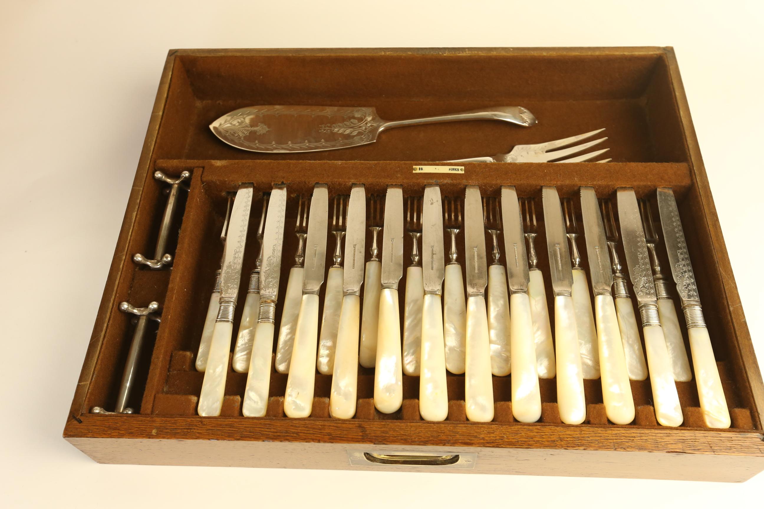 Victorian Mappin & Webb 148pc  Canteen of cutlery Queens Pattern etc 3