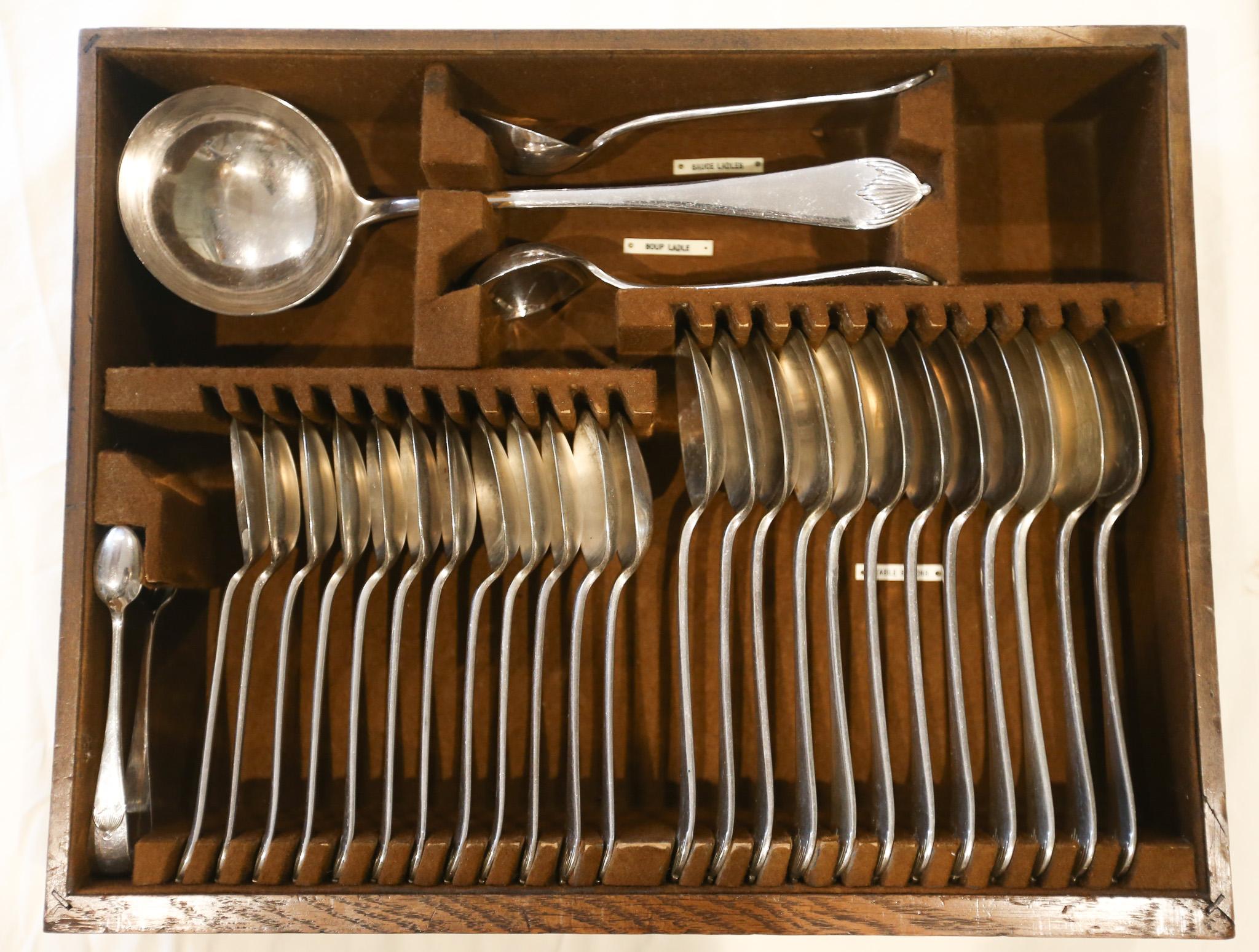 Victorian Mappin & Webb 148pc  Canteen of cutlery Queens Pattern etc 9