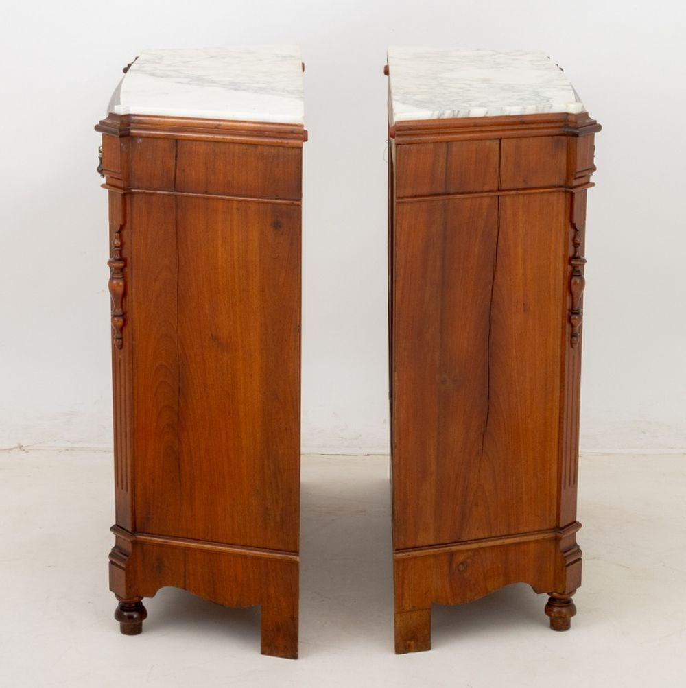 Viktorianische Marmorplatte Nussbaum Sideboards, Pr (20. Jahrhundert) im Angebot