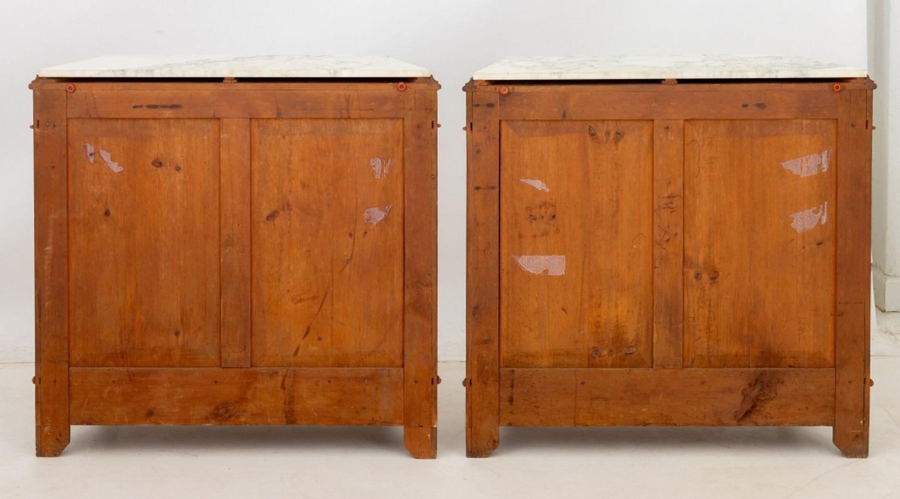 Viktorianische Marmorplatte Nussbaum Sideboards, Pr (Carrara-Marmor) im Angebot