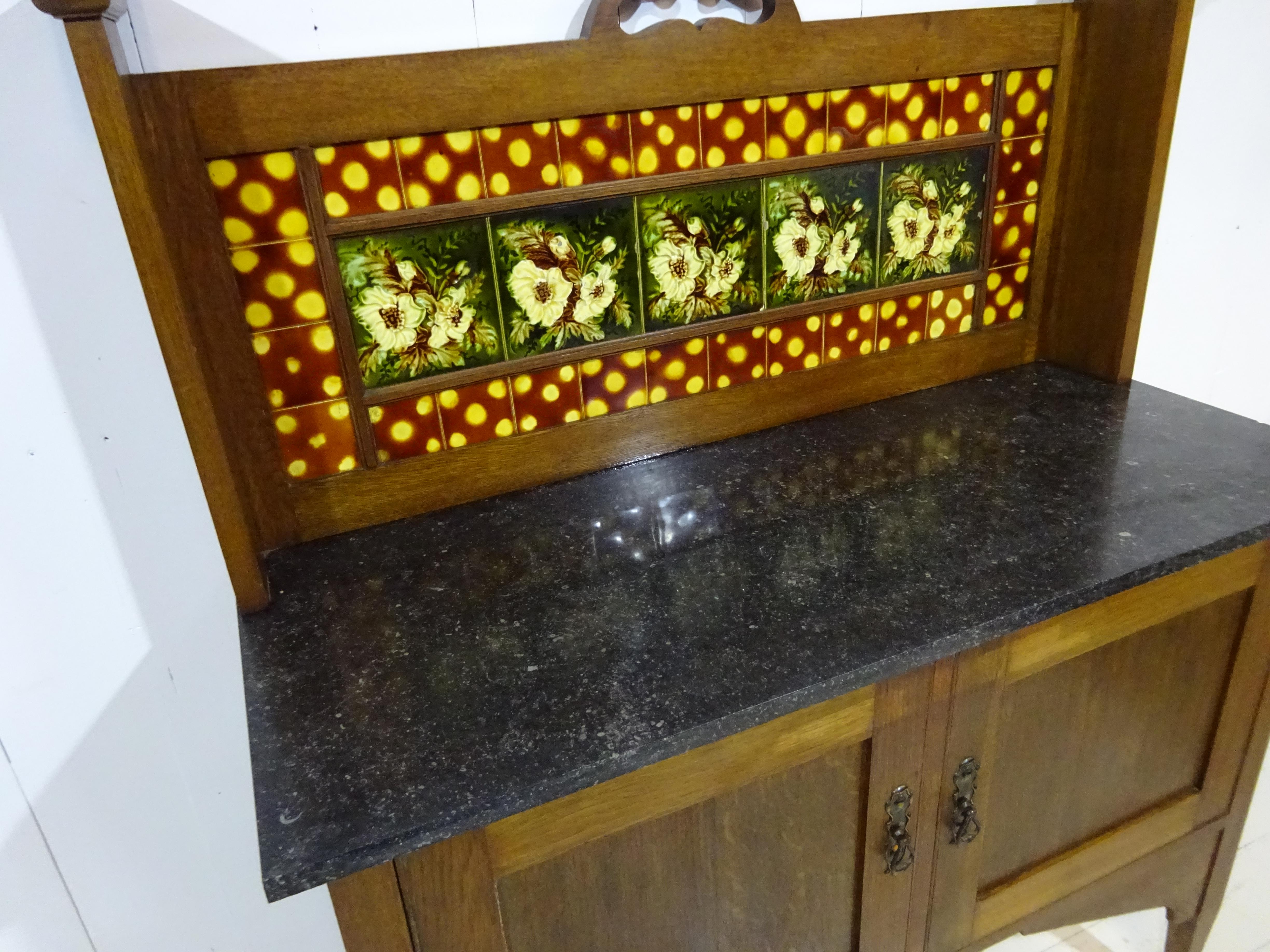 Victorian Marble Top Wash Stand in Oak with Floral Glazed Tiles In Good Condition In Tarleton, GB