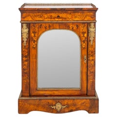 Armoire victorienne à miroir en marqueterie de noyer