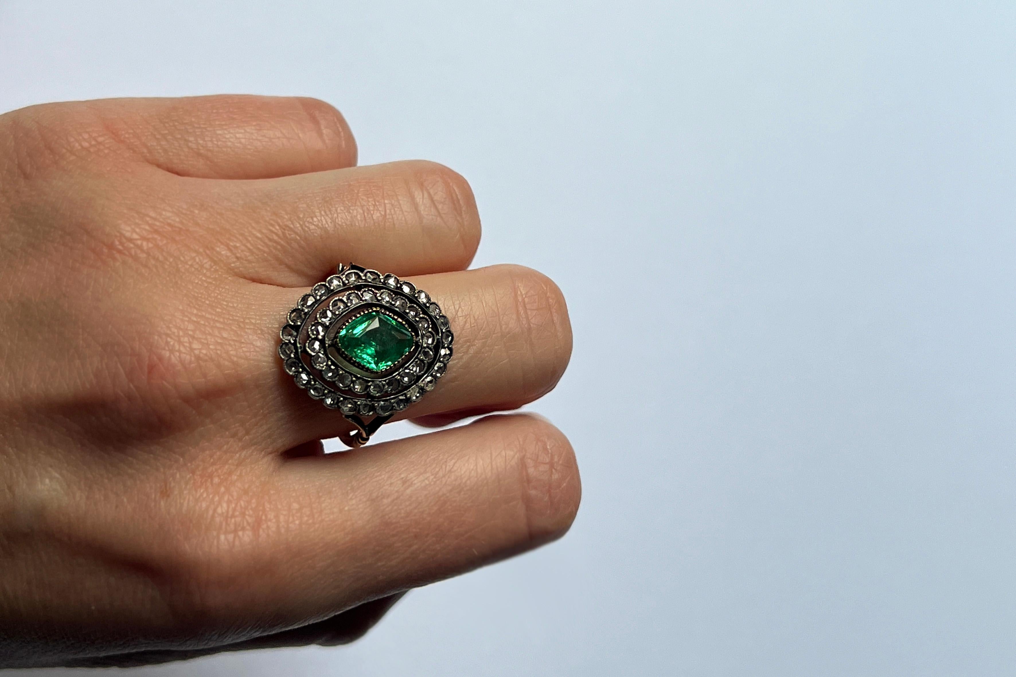 Victorian Marquise ring in 18kt yellow gold and silver with diamonds and emeralds For Sale 2