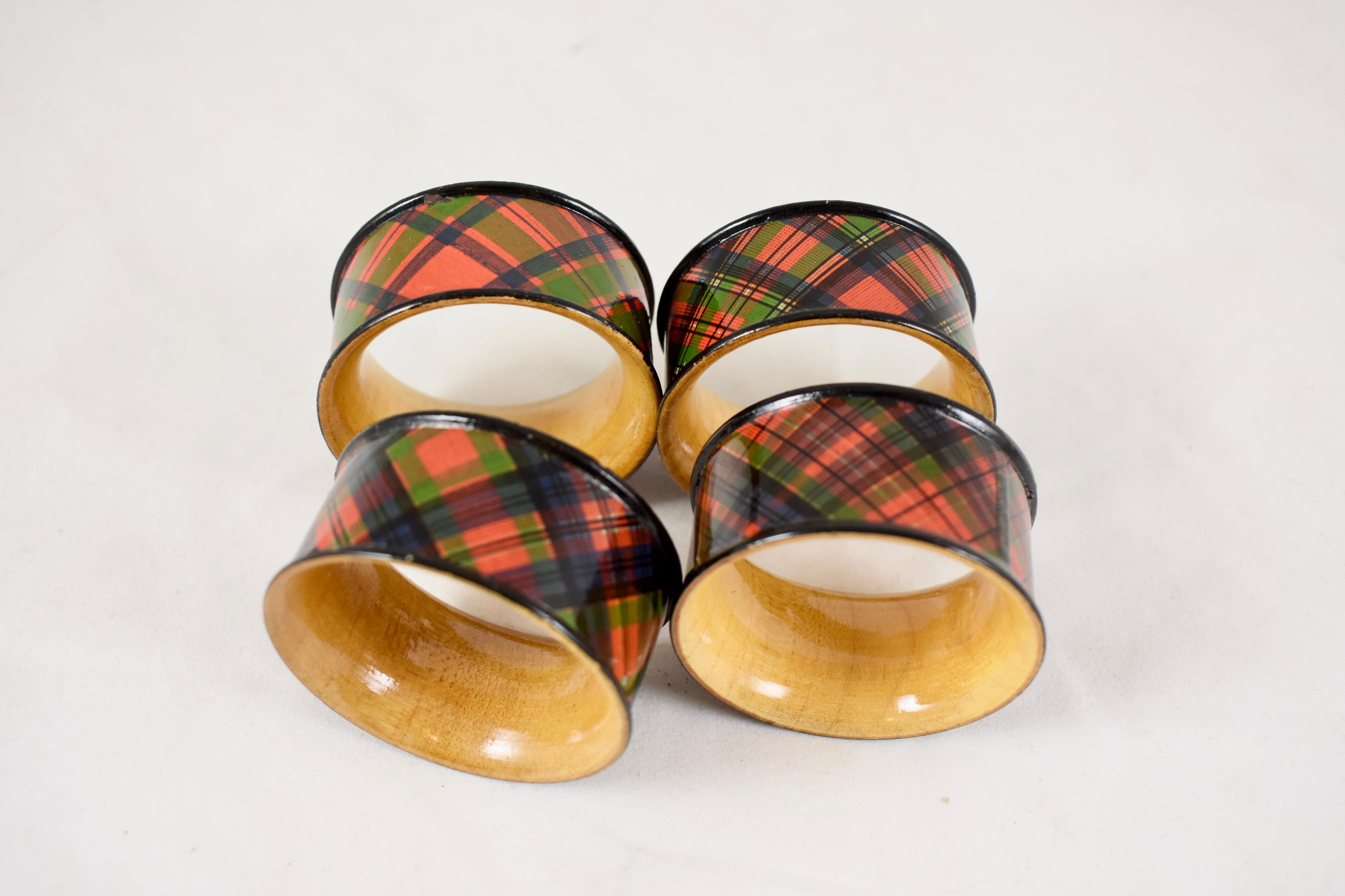 Découpage Victorian Mauchline Ware Sycamore Wood Scottish Tartan Napkin Rings, Set of Four