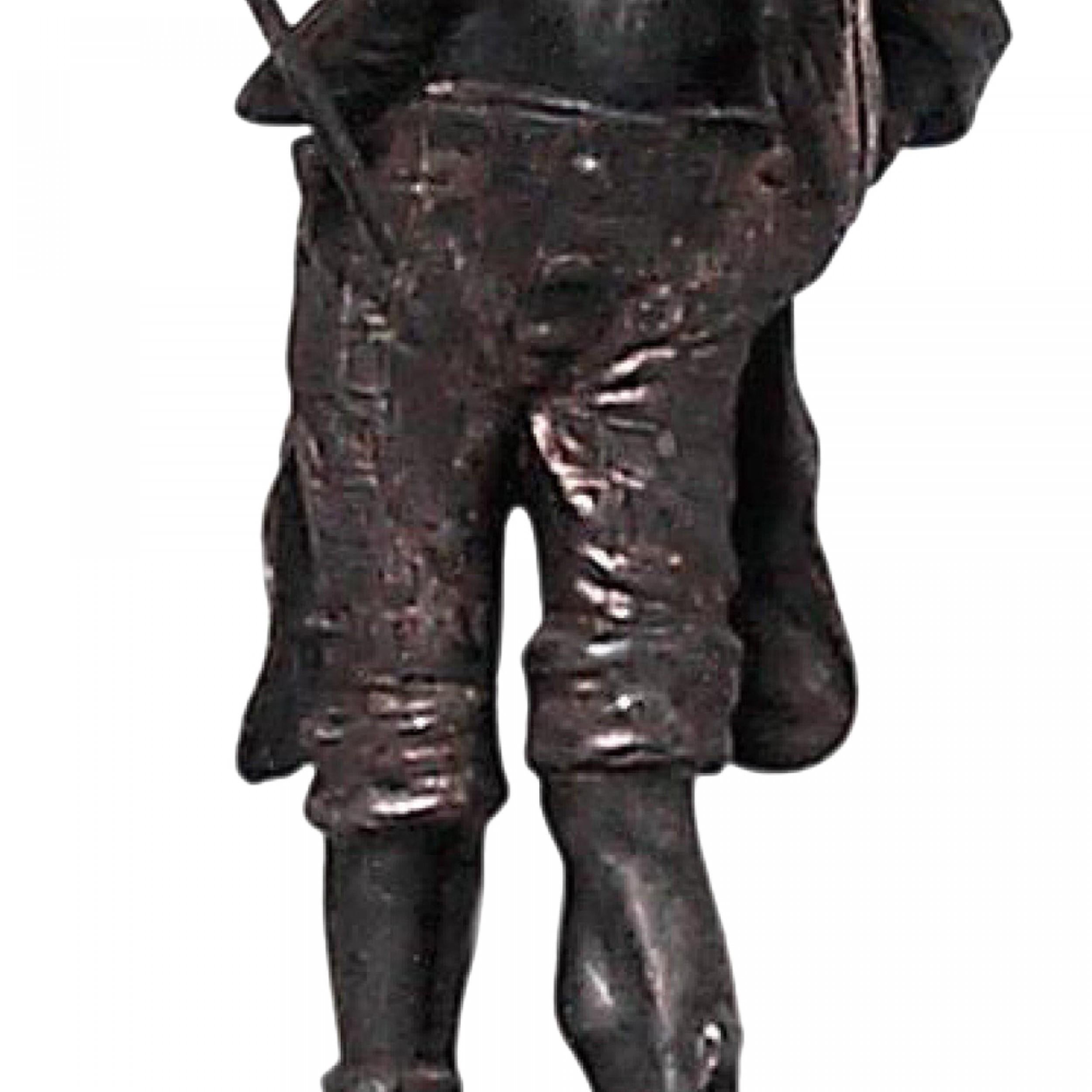 Vittoriano Figura di uomo vittoriano in metallo che si pavoneggia in vendita
