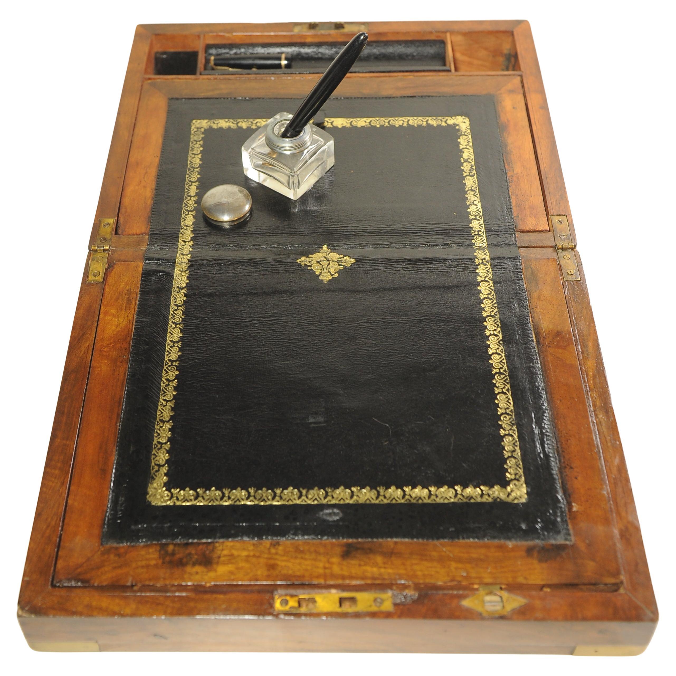 Victorian Military Campaigner Burr Walnuss Messing Bound Writing Slope mit Schlüssel (Kampagne) im Angebot
