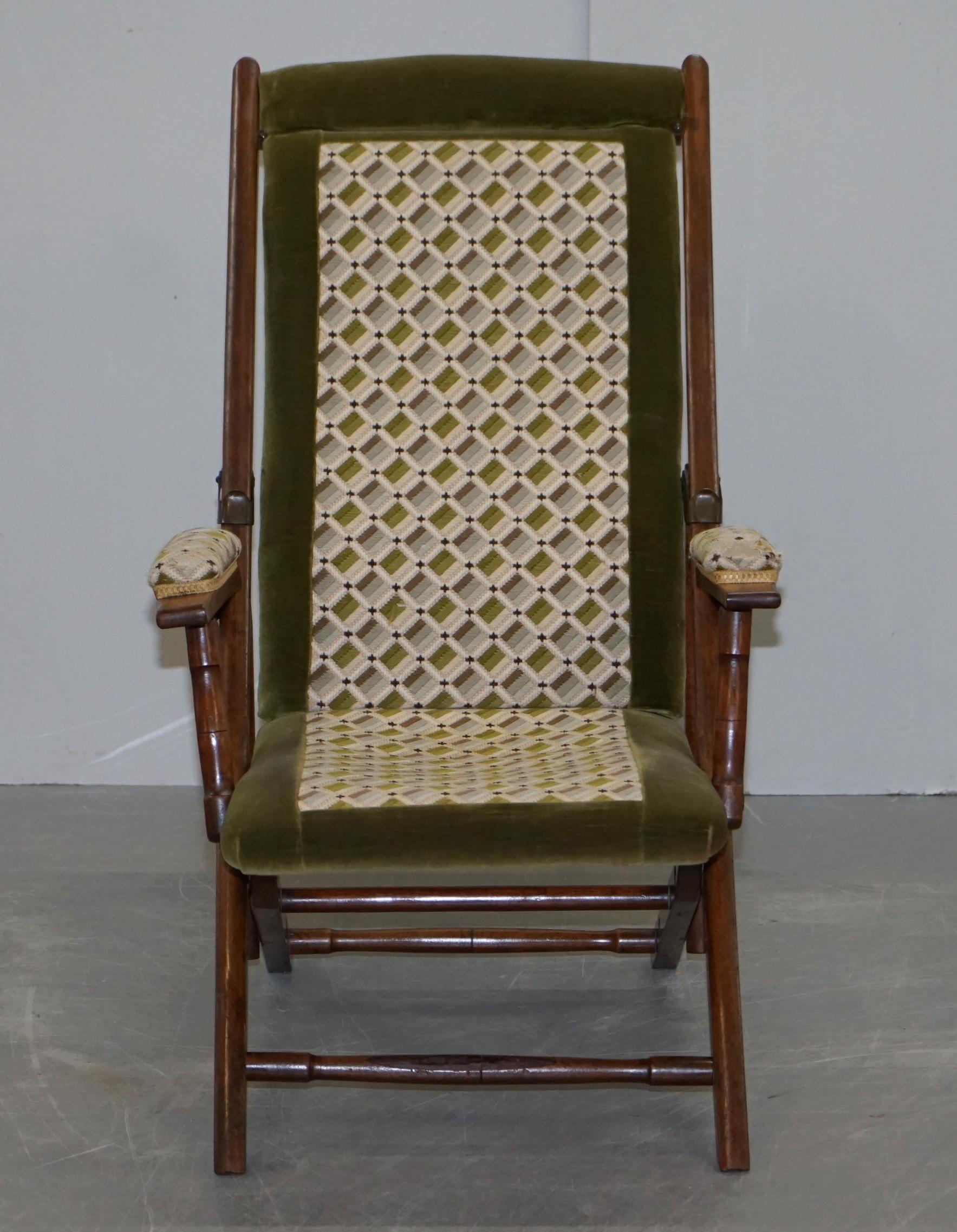 We are delighted to offer for sale this lovely Victorian circa 1880 Military Campaign style folding chair 

A very good looking and highly collectable steamer campaign chair. This is highly adjustable until you are pretty much laying on the floor,