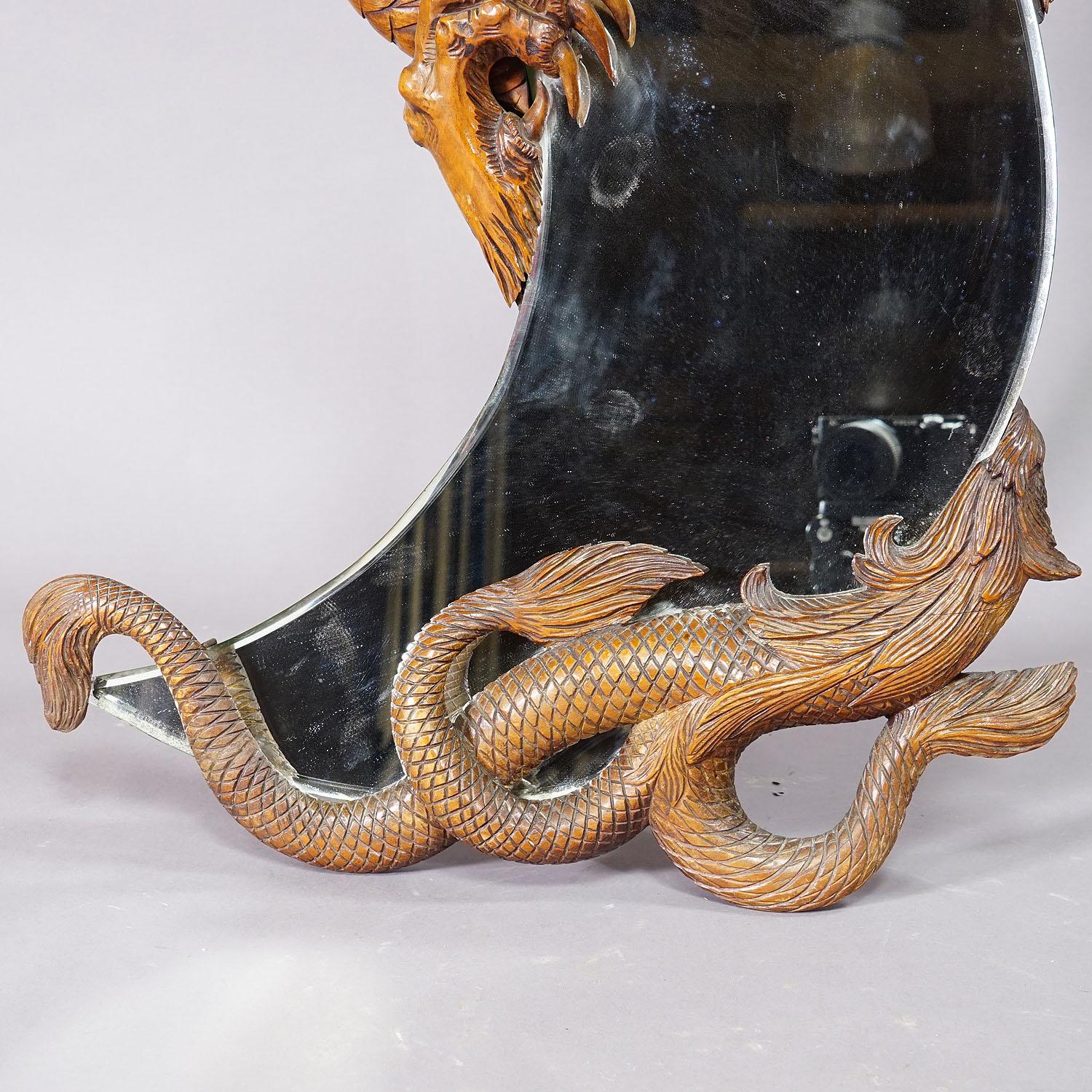 Français Miroir victorien avec dragon sculpté attr. à Gabriel Viardot ca. 1880 en vente