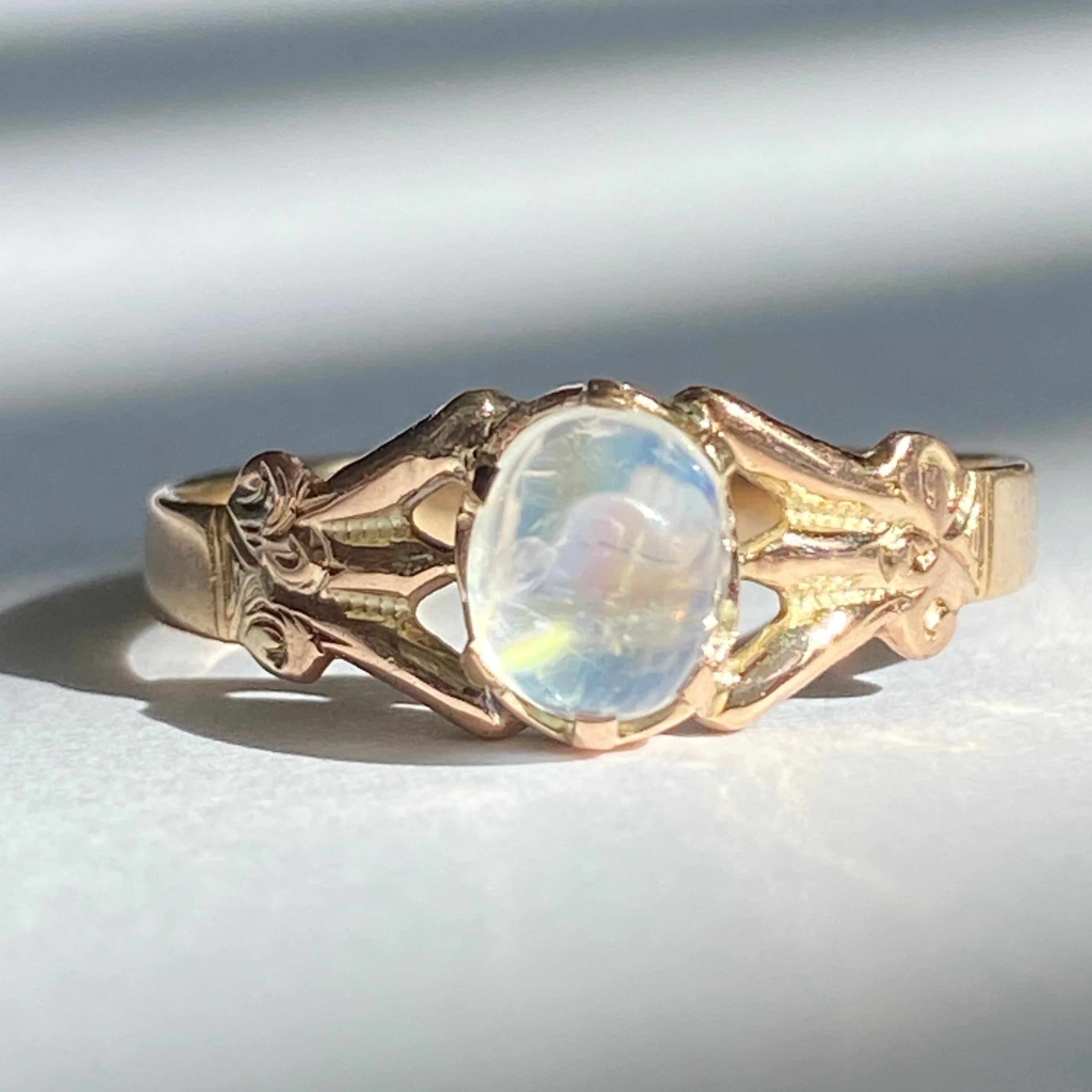 Bague victorienne en or rose 14k avec pierre de lune Bon état - En vente à Scotts Valley, CA