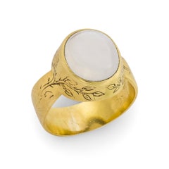 Anillo victoriano de oro amarillo de 18 quilates con piedra lunar