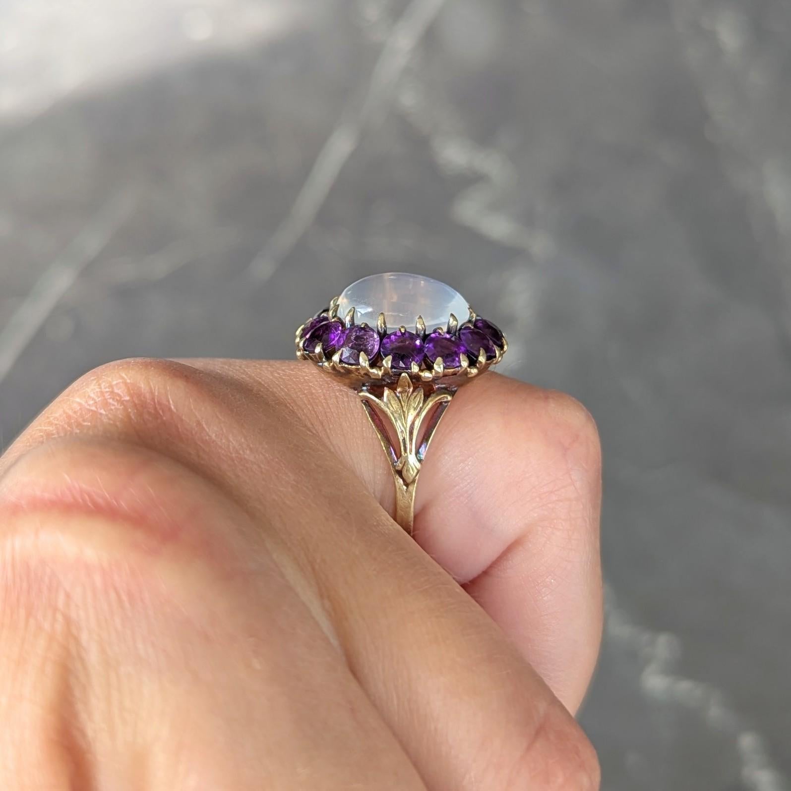Anillo Victoriano de Flor de Lis de Amatista de Piedra Lunar de Oro Amarillo de 14 Kilates con Halo Antiguo en venta 5