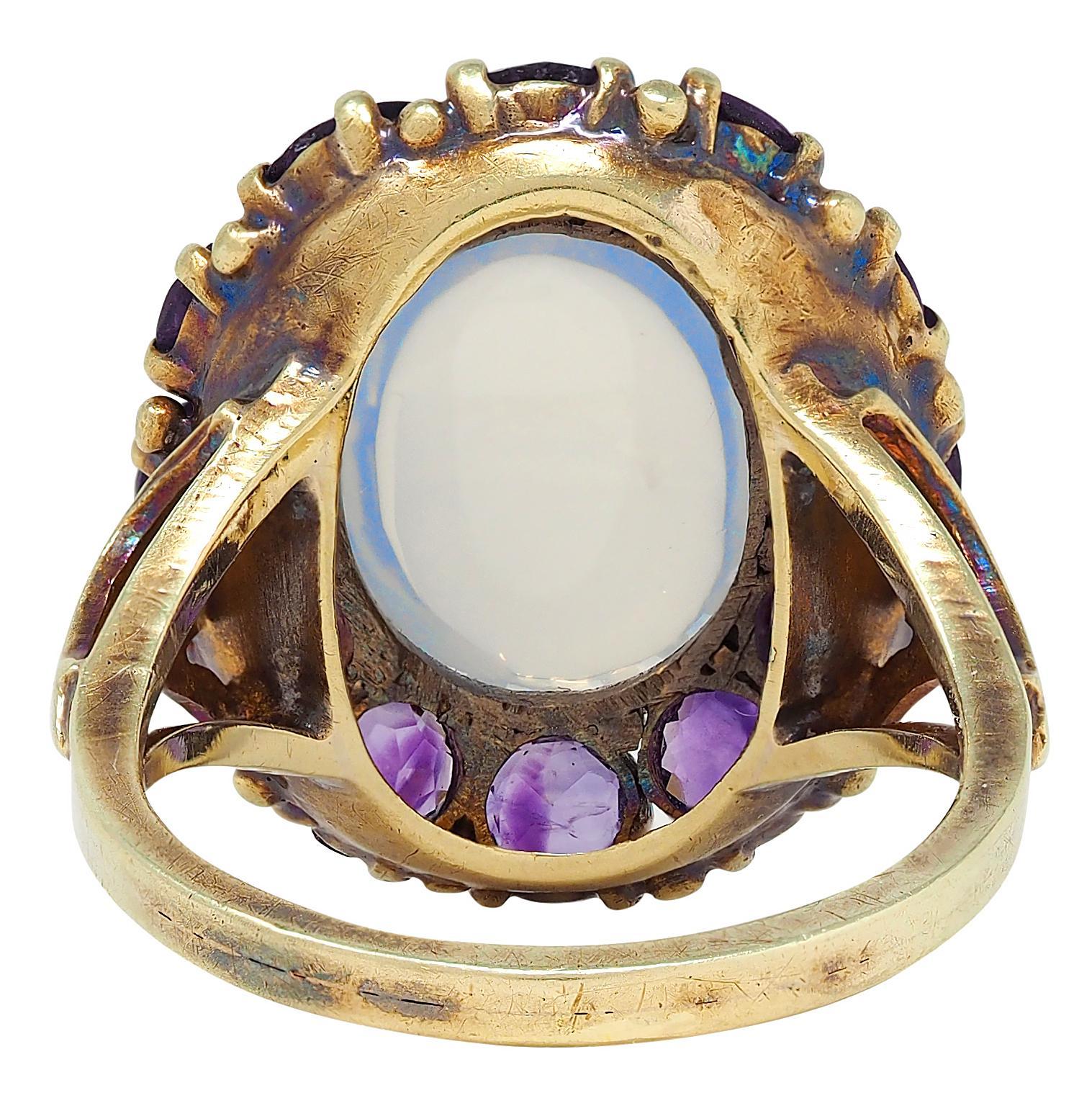 Anillo Victoriano de Flor de Lis de Amatista de Piedra Lunar de Oro Amarillo de 14 Kilates con Halo Antiguo en Excelente estado para la venta en Philadelphia, PA