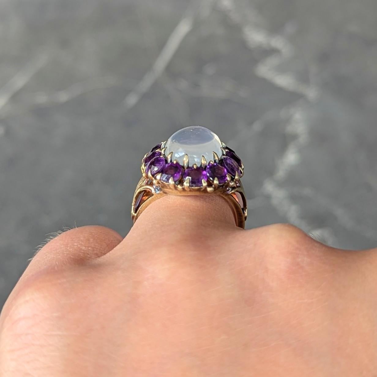 Anillo Victoriano de Flor de Lis de Amatista de Piedra Lunar de Oro Amarillo de 14 Kilates con Halo Antiguo en venta 4