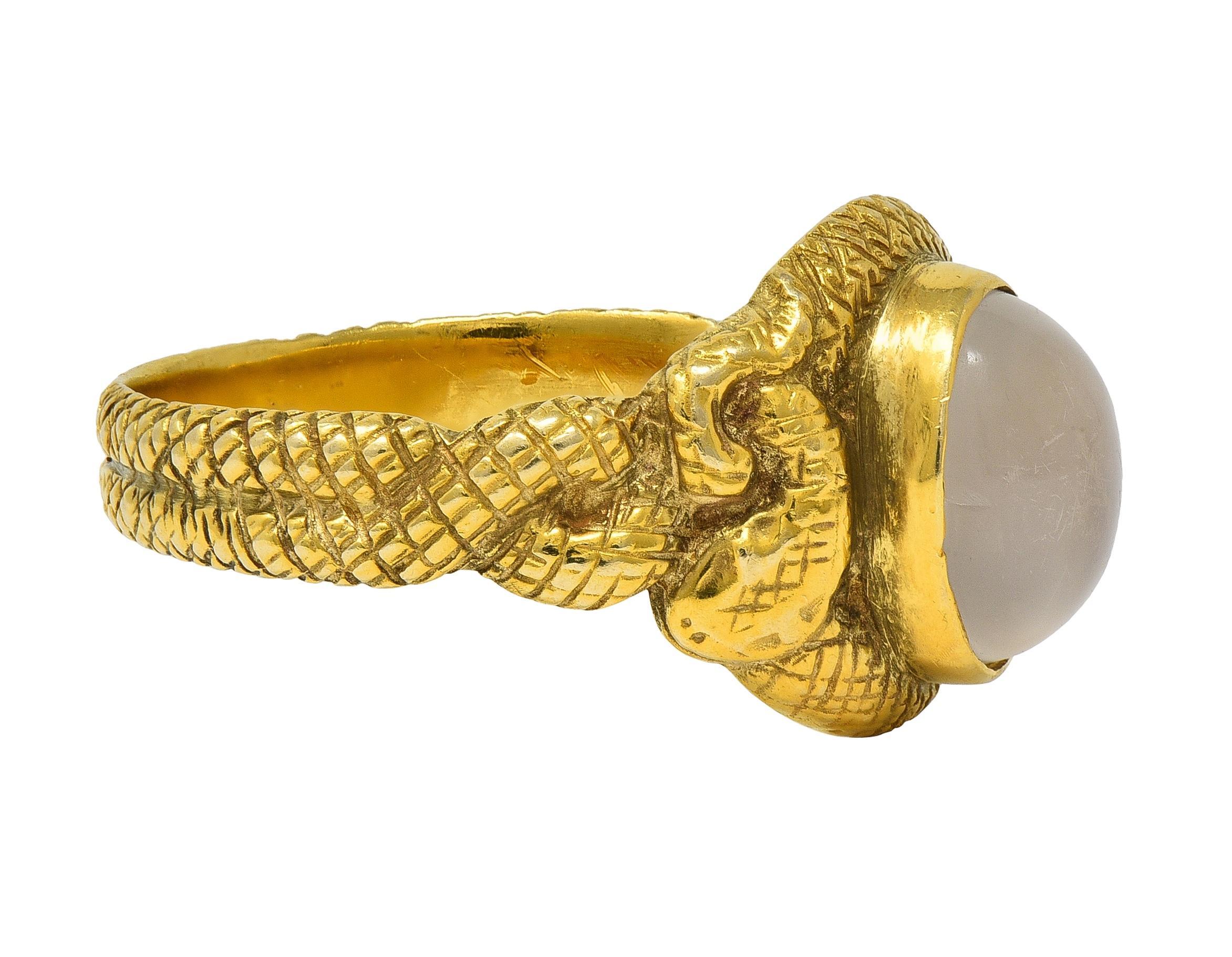 Taille cabochon Bague unisexe victorienne en or jaune 14 carats avec cabochon de pierre de lune en vente