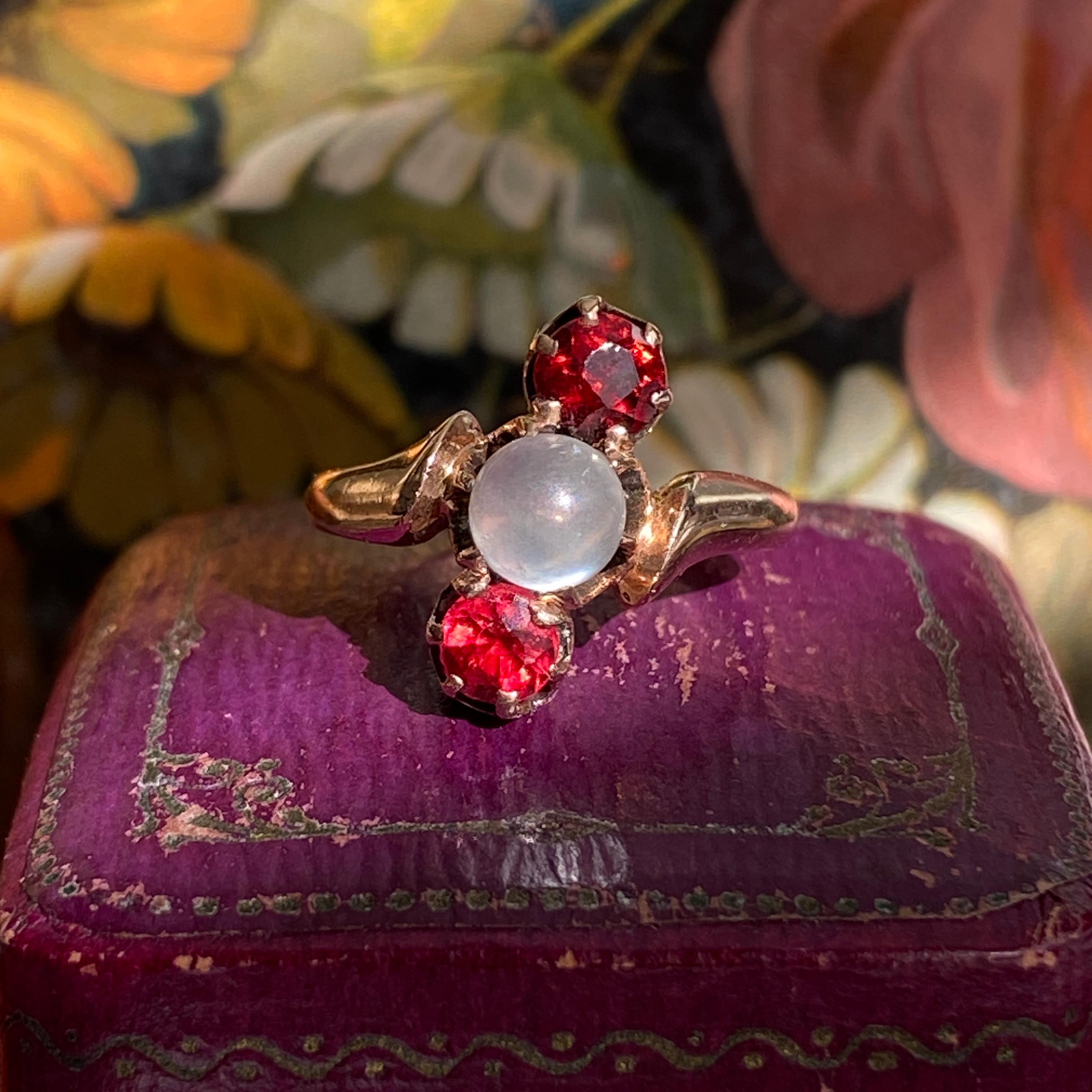 Victorian Moonstone & Garnet 14k Rose Gold Ring For Sale 2