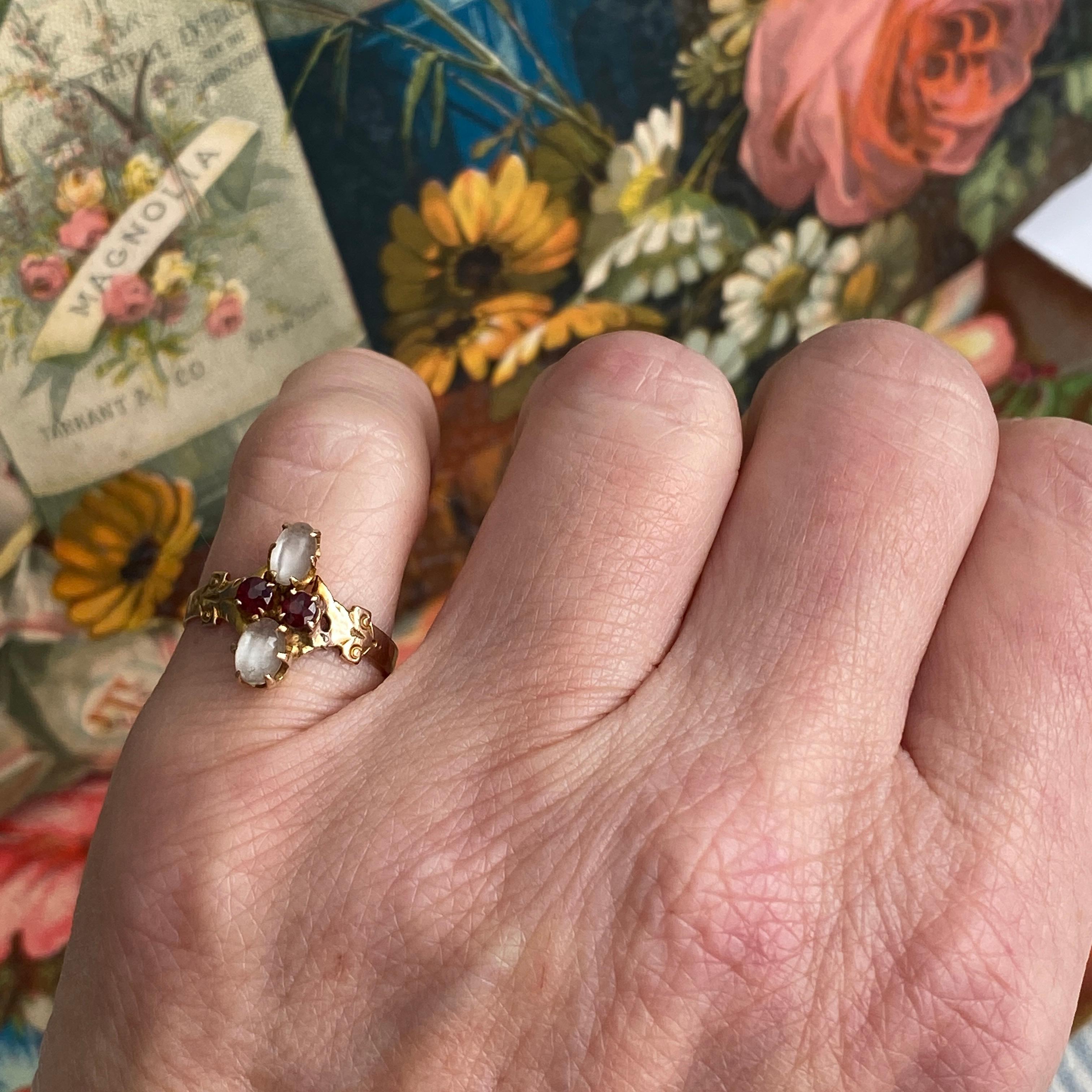 Viktorianischer Mondstein & Granat 14K Rose Gold Ring im Zustand „Gut“ im Angebot in Scotts Valley, CA