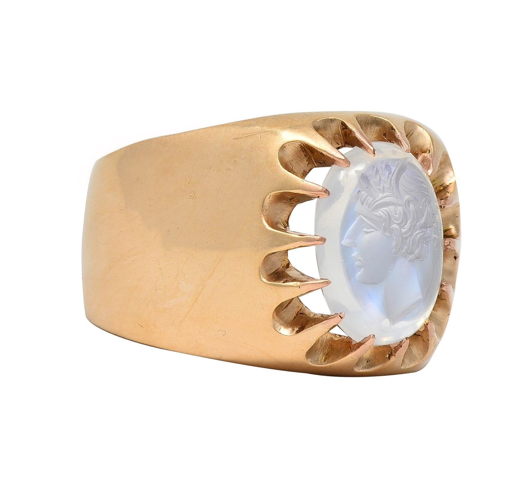 Victorien Bague unisexe victorienne en or jaune 14 carats avec pierre de lune entaillée en vente