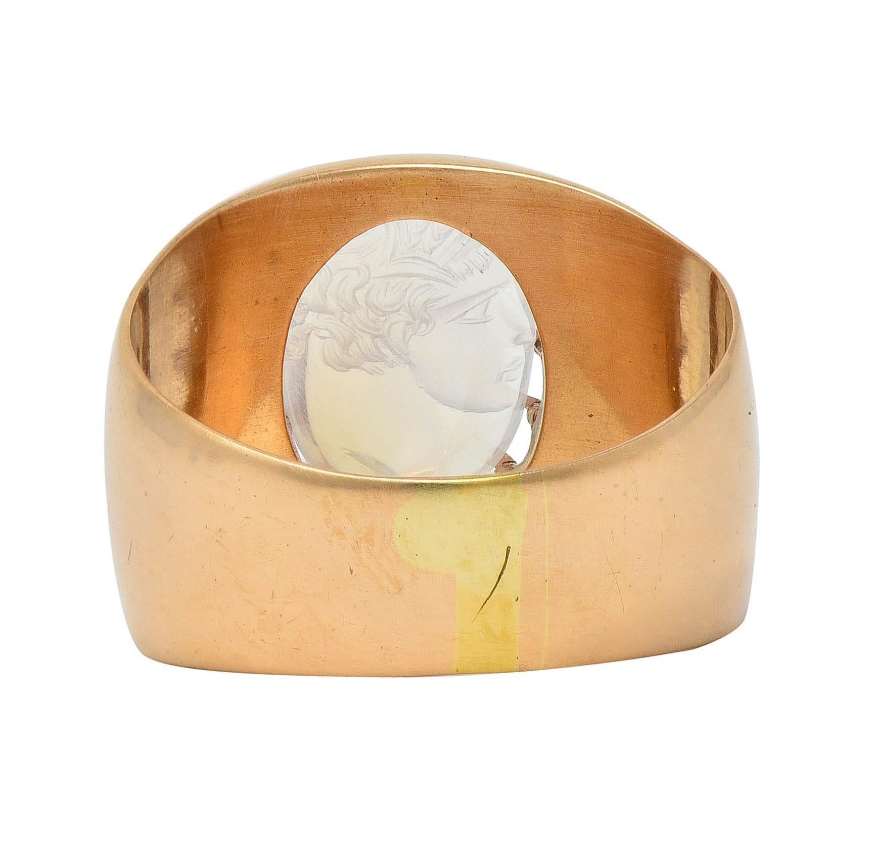 Taille mixte Bague unisexe victorienne en or jaune 14 carats avec pierre de lune entaillée en vente