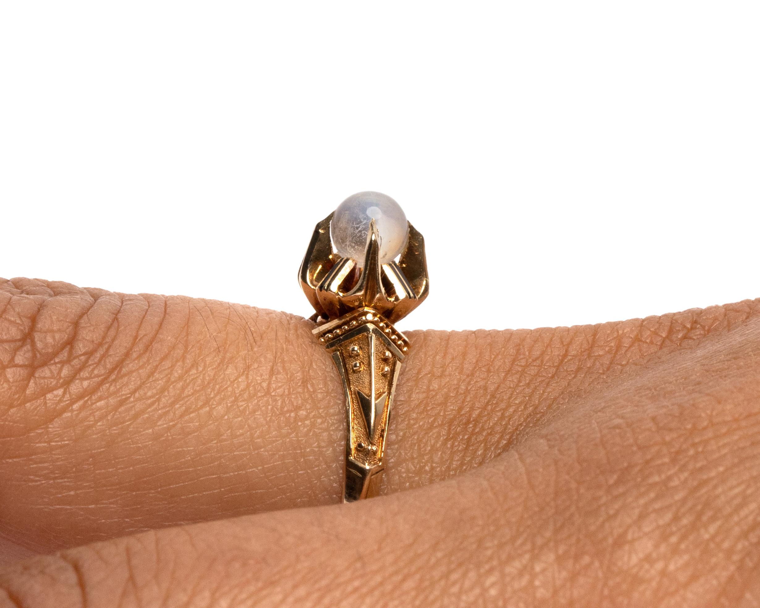Viktorianischer Mondsteinkugel in detaillierter Klauenfassung geschnitzter Gold Solitär Ring Damen