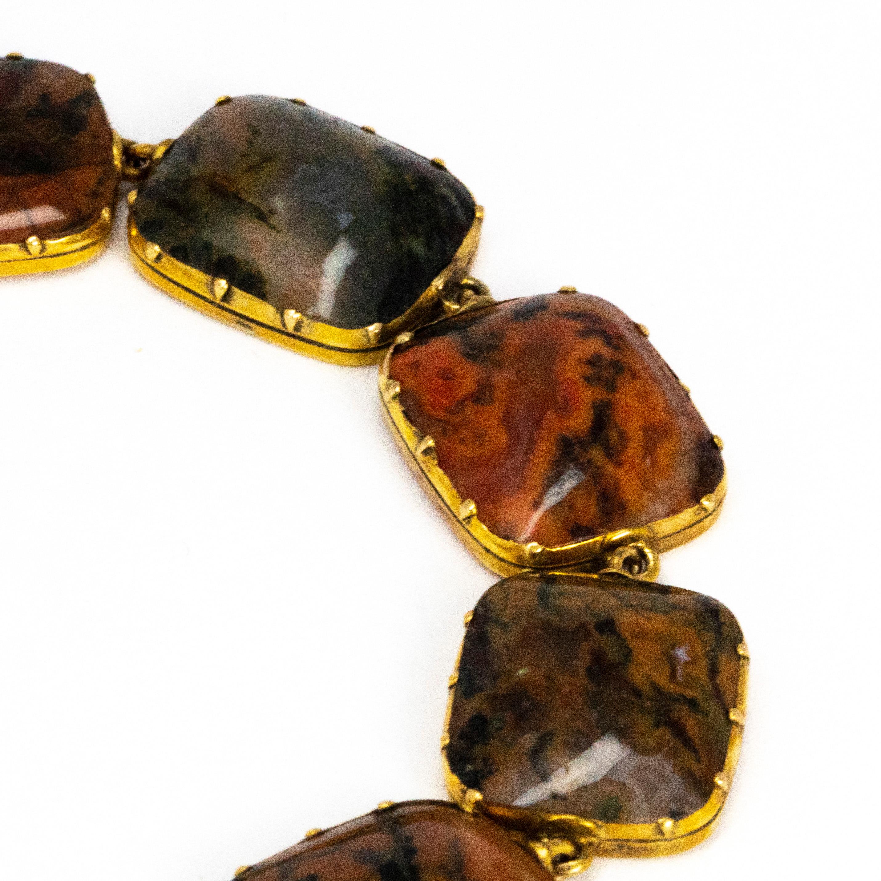 Victorian Moss Agate and 15 Carat Gold Bracelet In Good Condition In Chipping Campden, GB