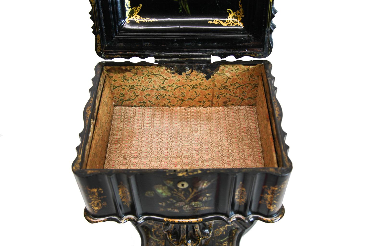 Victorian Mother of Pearl Inlaid Papier Mâché Box on Stand For Sale 1