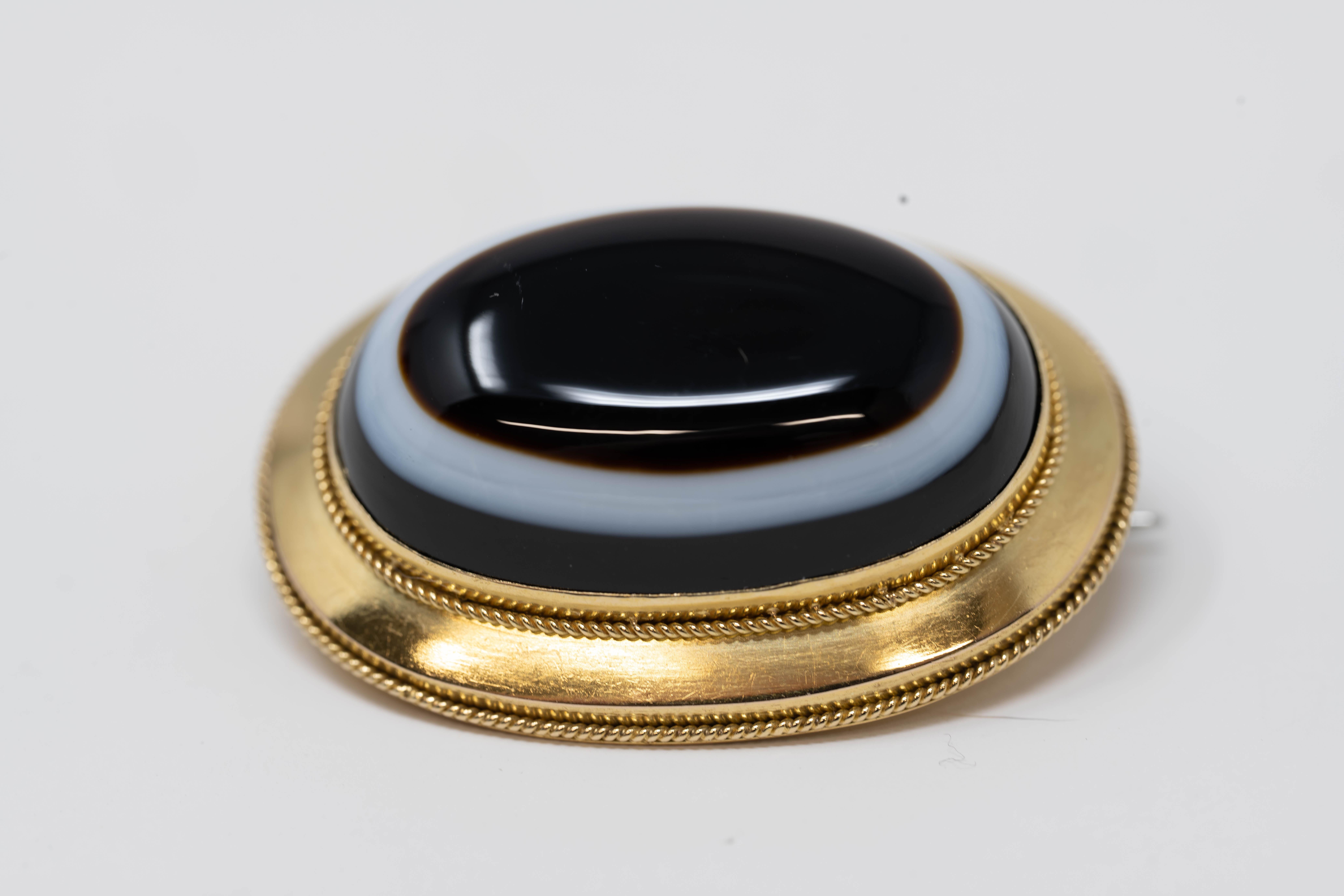 Mixed Cut Victorian Mourning Brooch 14k Gold and Agate Stone For Sale