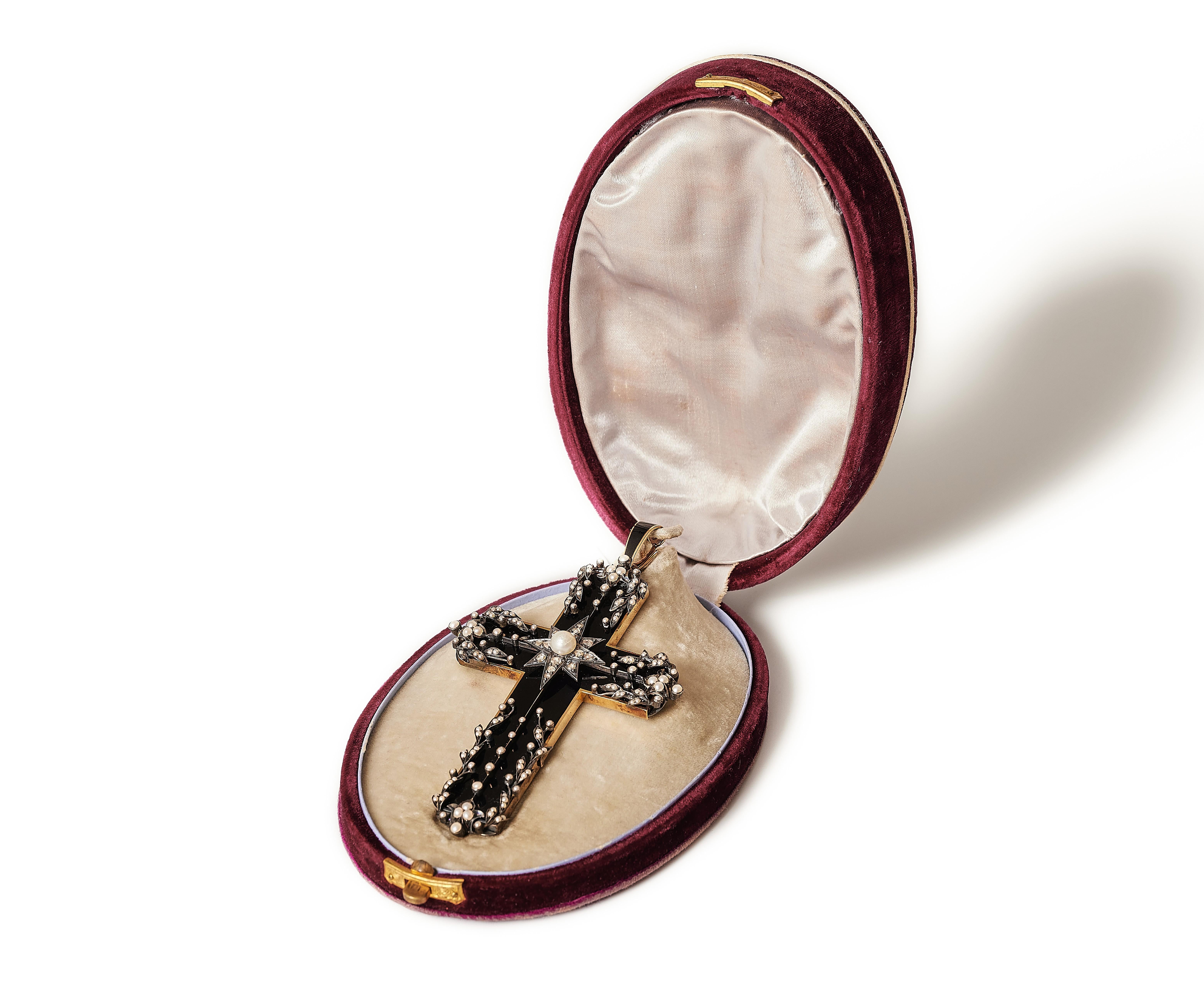 Women's or Men's Victorian mourning cross – gold, silver, diamonds and pearls. For Sale