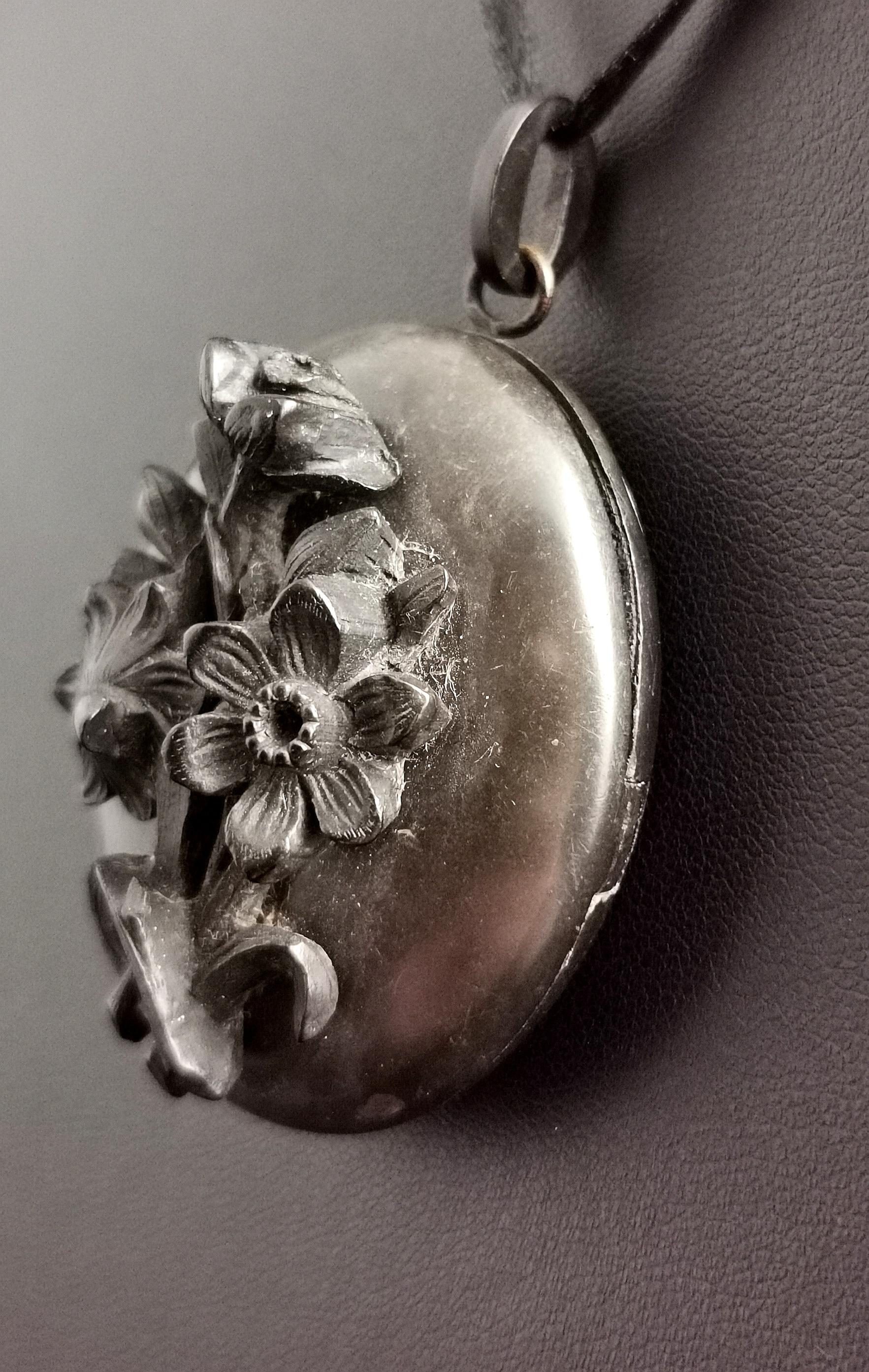 Victorian Mourning Locket Pendant, Vulcanite and Bog Oak, Floral 3