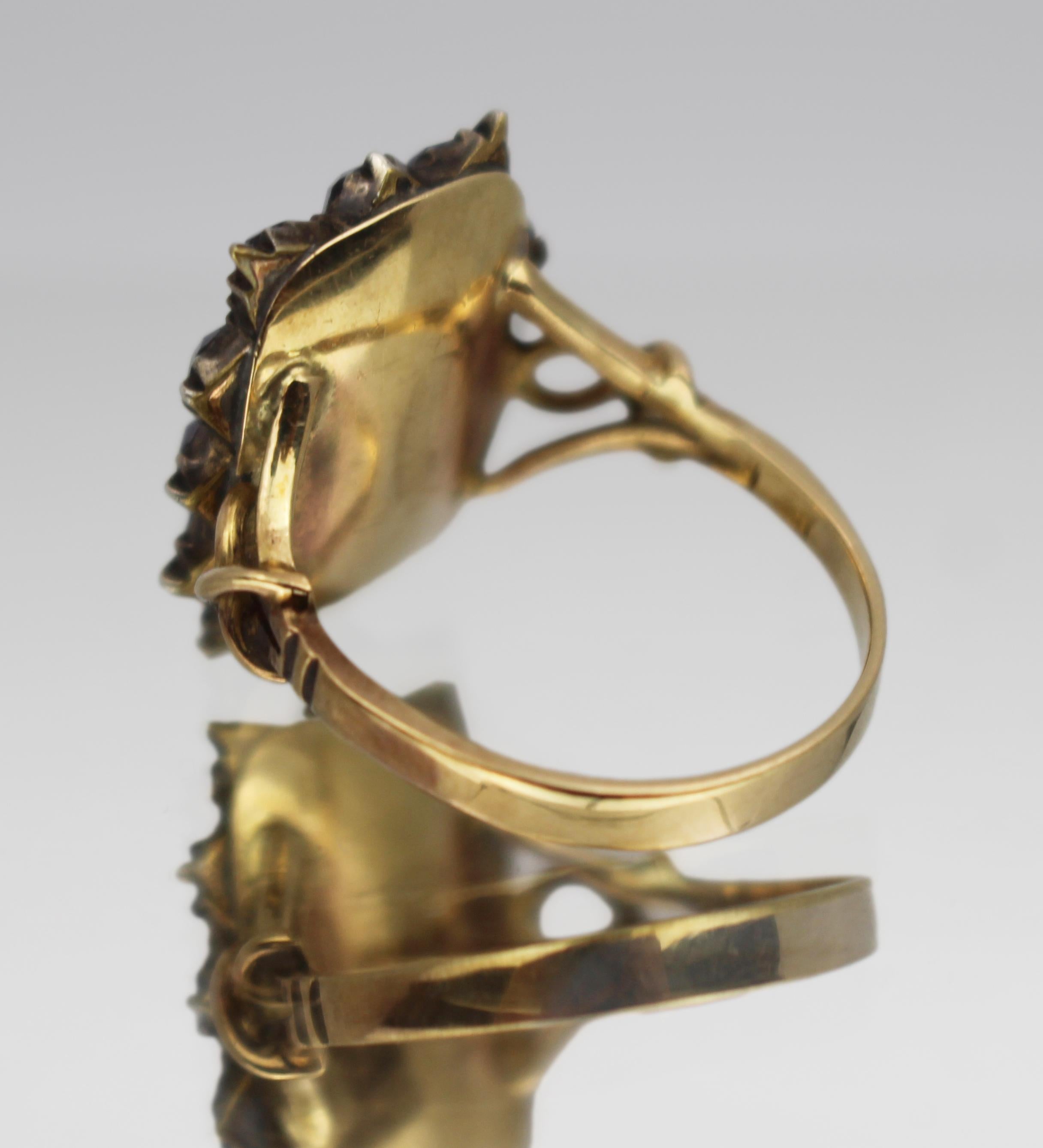 Victorian Mourning Ring with Purple Glass Stones In Good Condition For Sale In Worcester, GB