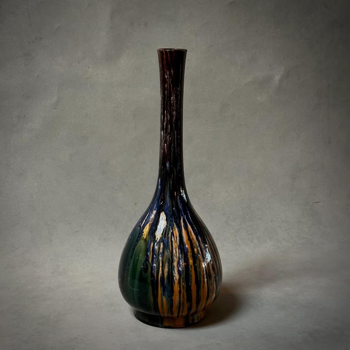 Viktorianische mehrfarbige glasierte Vase im Zustand „Gut“ im Angebot in Los Angeles, CA