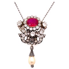 Pendentif victorien en rubis naturel de Birmanie, diamants et perles, années 1880