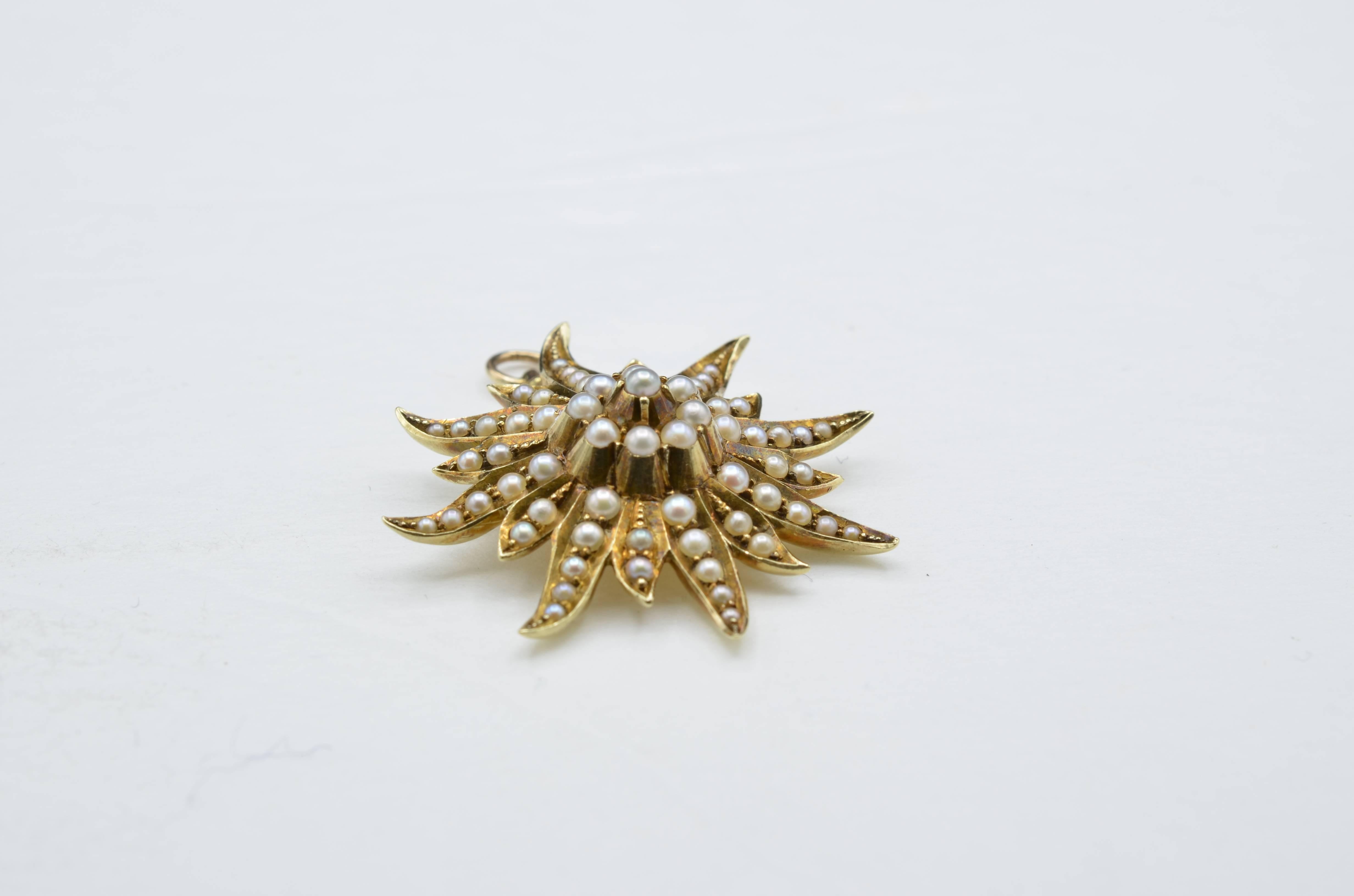 Pendentif victorien en or jaune avec perles naturelles fines en forme d'étoile de soleil, de style victorien Pour femmes en vente