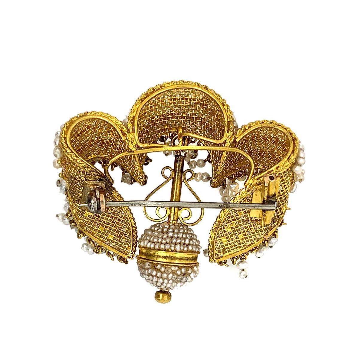 viktorianische Naturperlen-Brosche und Ohrring-Set aus 18 Karat Gold im Zustand „Hervorragend“ im Angebot in New York, NY
