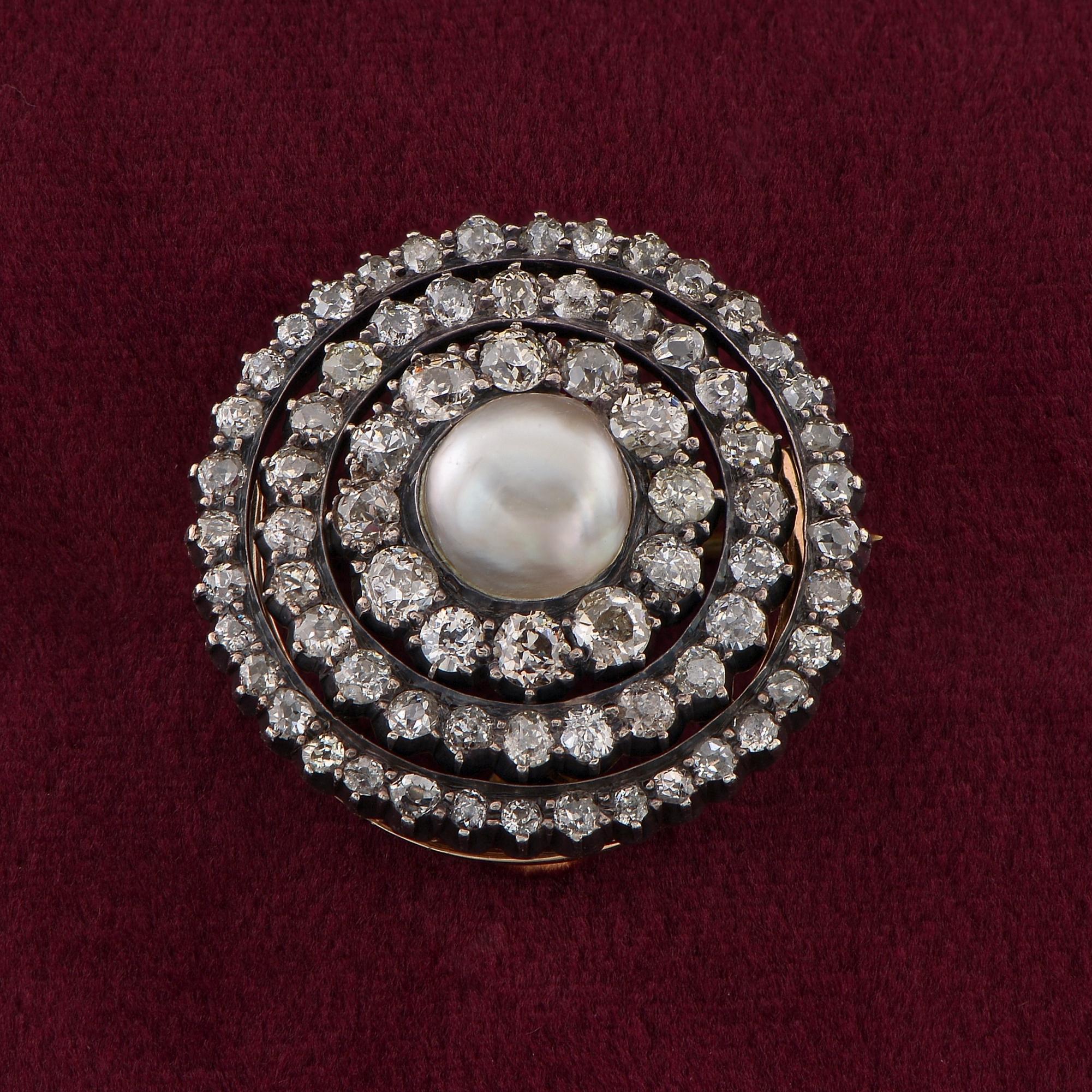 Victorien Pendentif broche victorien en perles naturelles de 4,60 carats et diamants taille vieille mine en vente
