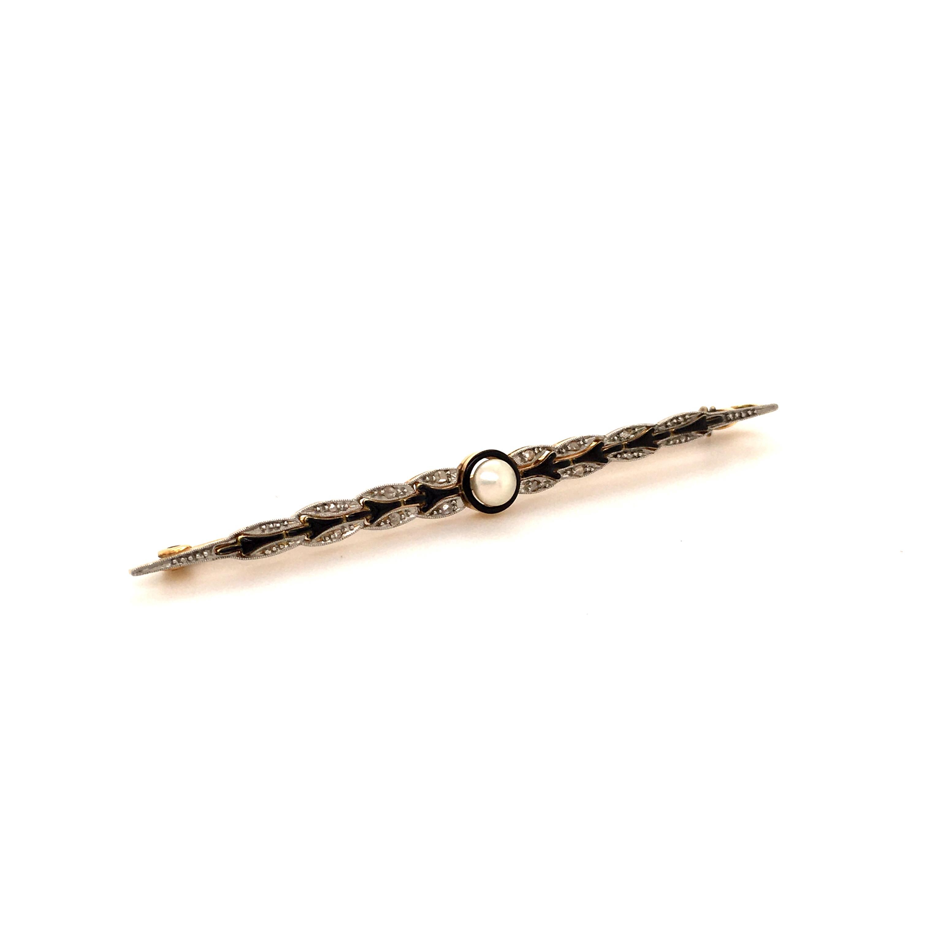 Very cute bar pin in platinum and yellow gold 750. Set with one button shaped Natural Pearl of 4.5 mm in diameter. 12 small rose cut diamonds and black enamel. Very lovely item.

Early Art Déco. 

Length: 7 cm / 2.75 inches

