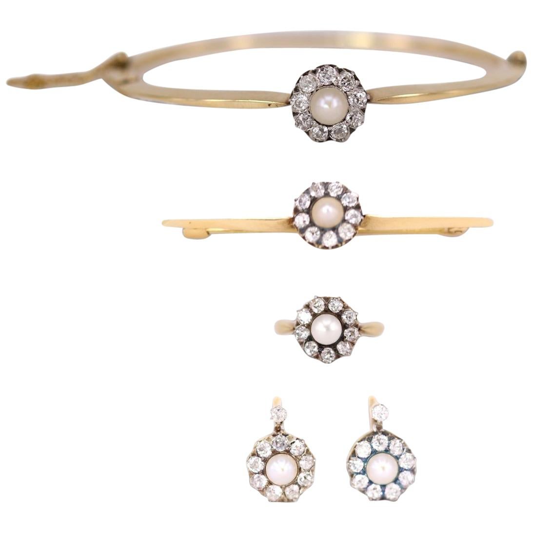 Ensemble victorien de boucles d'oreilles, bagues, broches et bracelets en perles naturelles et diamants