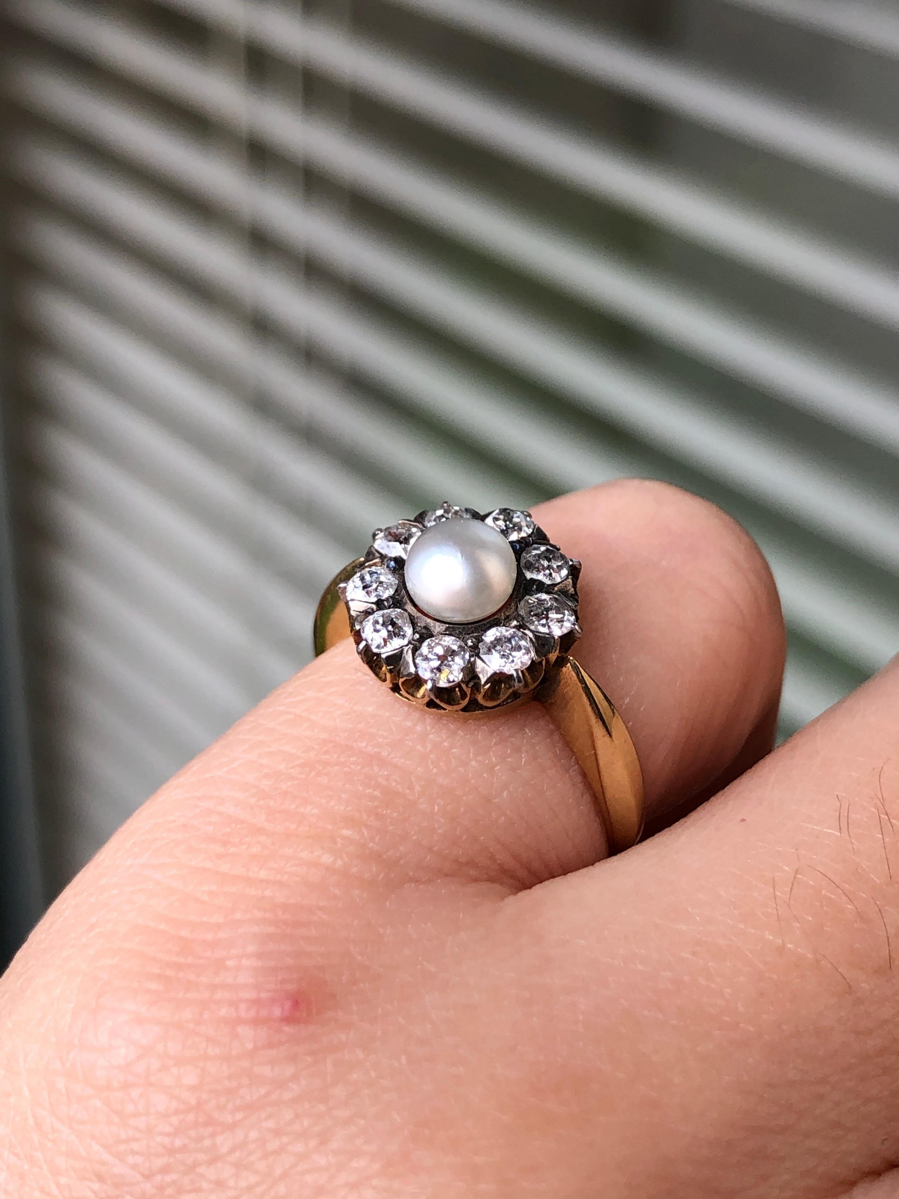 Bague grappe victorienne à fleur en perles naturelles et diamants en forme de halo Excellent état - En vente à Banbury, GB