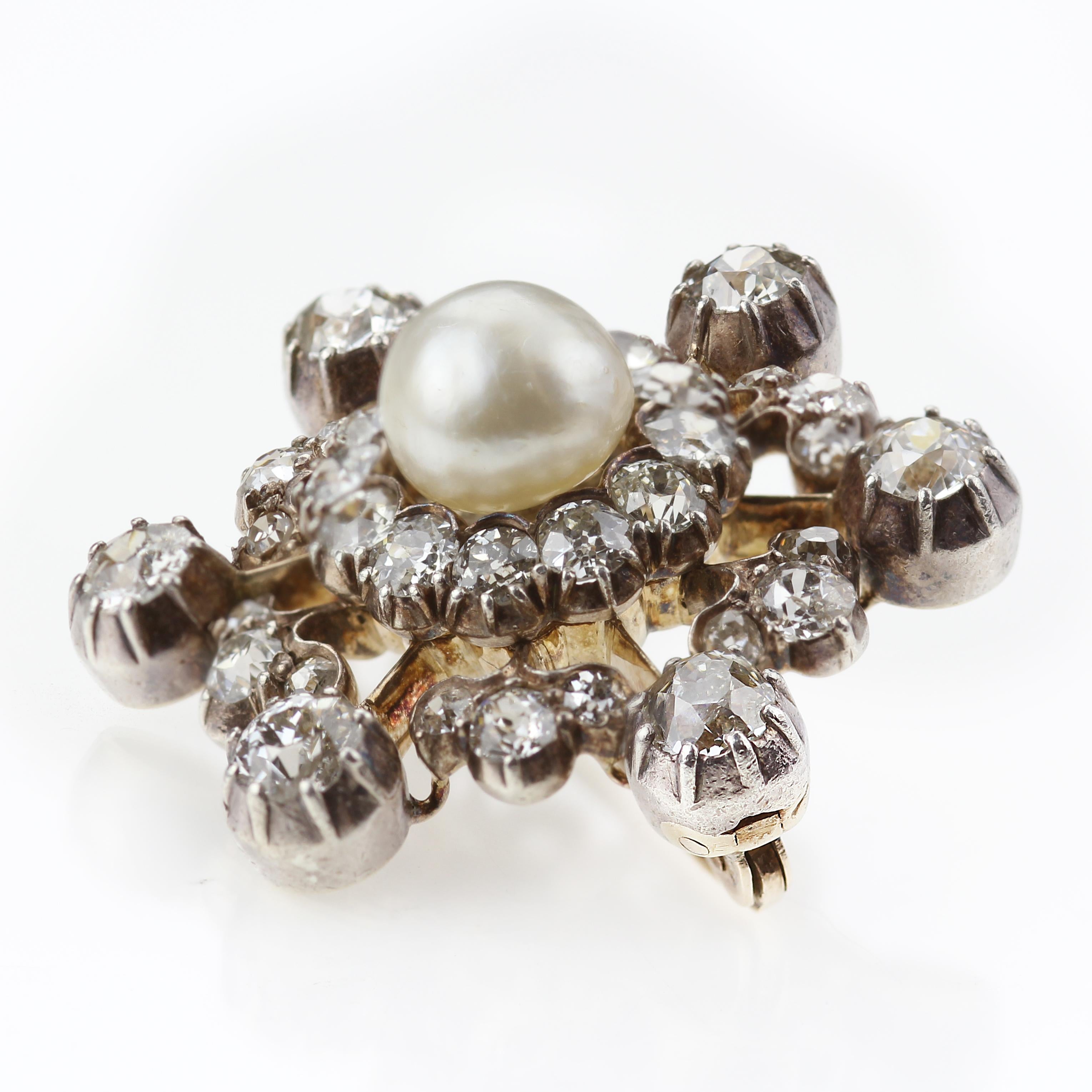 Victorian Natural Pearl and Diamond Snowflake Brooch Set in Gold and Silver In Excellent Condition In London, GB