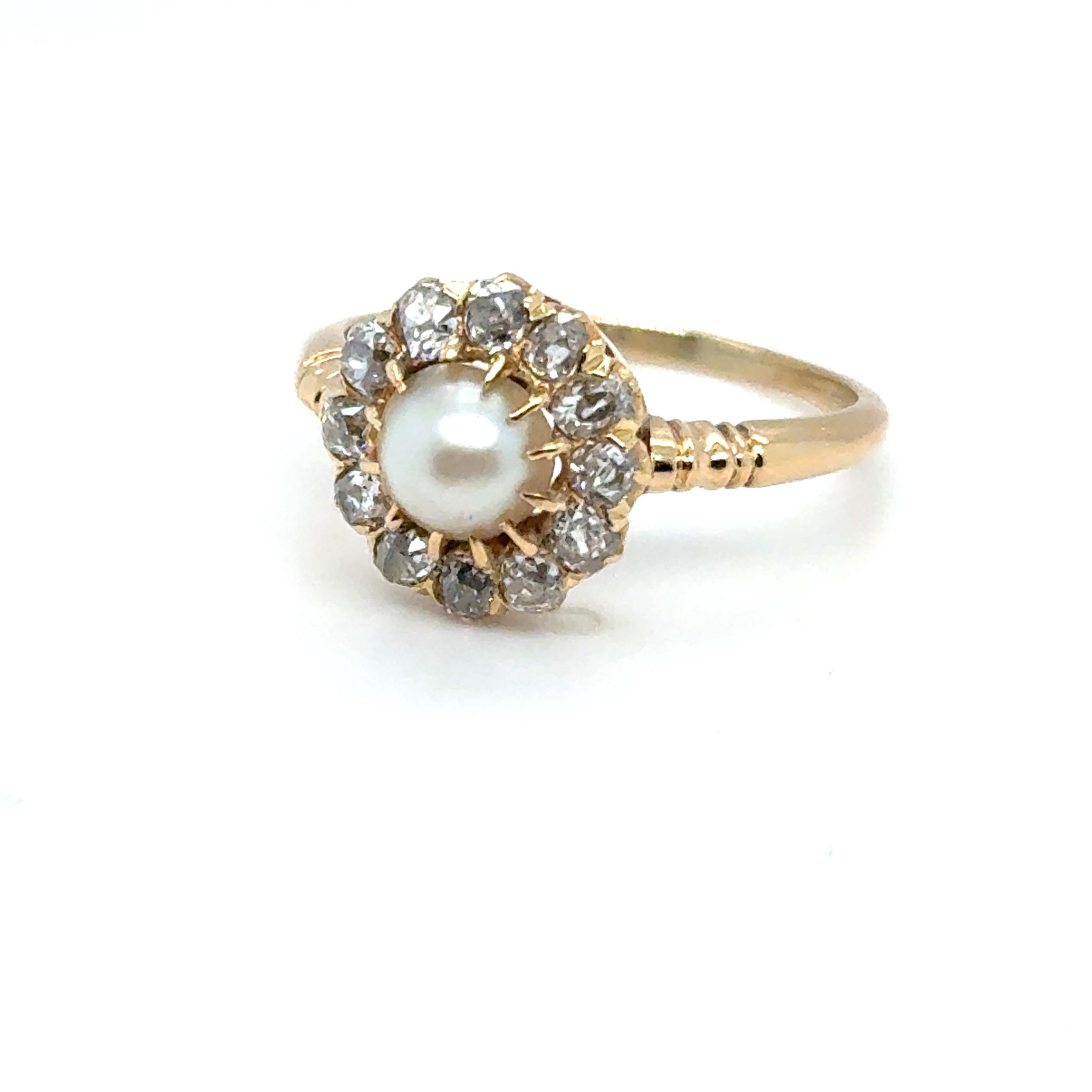 Victorian Natural Pearl and Old Cut Diamond Cluster Ring 18k Yellow Gold For Sale 8