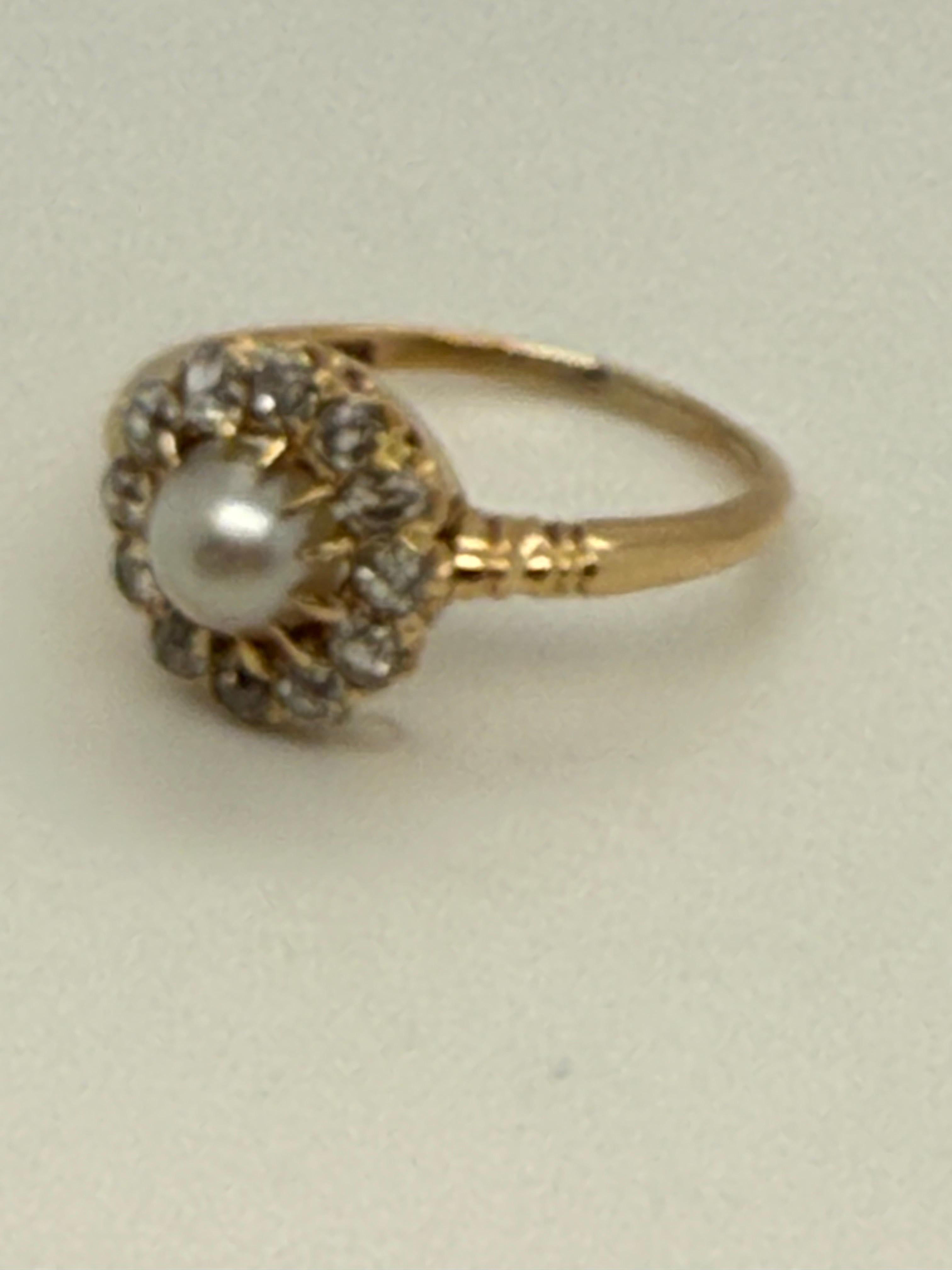 Victorian Natural Pearl and Old Cut Diamond Cluster Ring 18k Yellow Gold For Sale 3