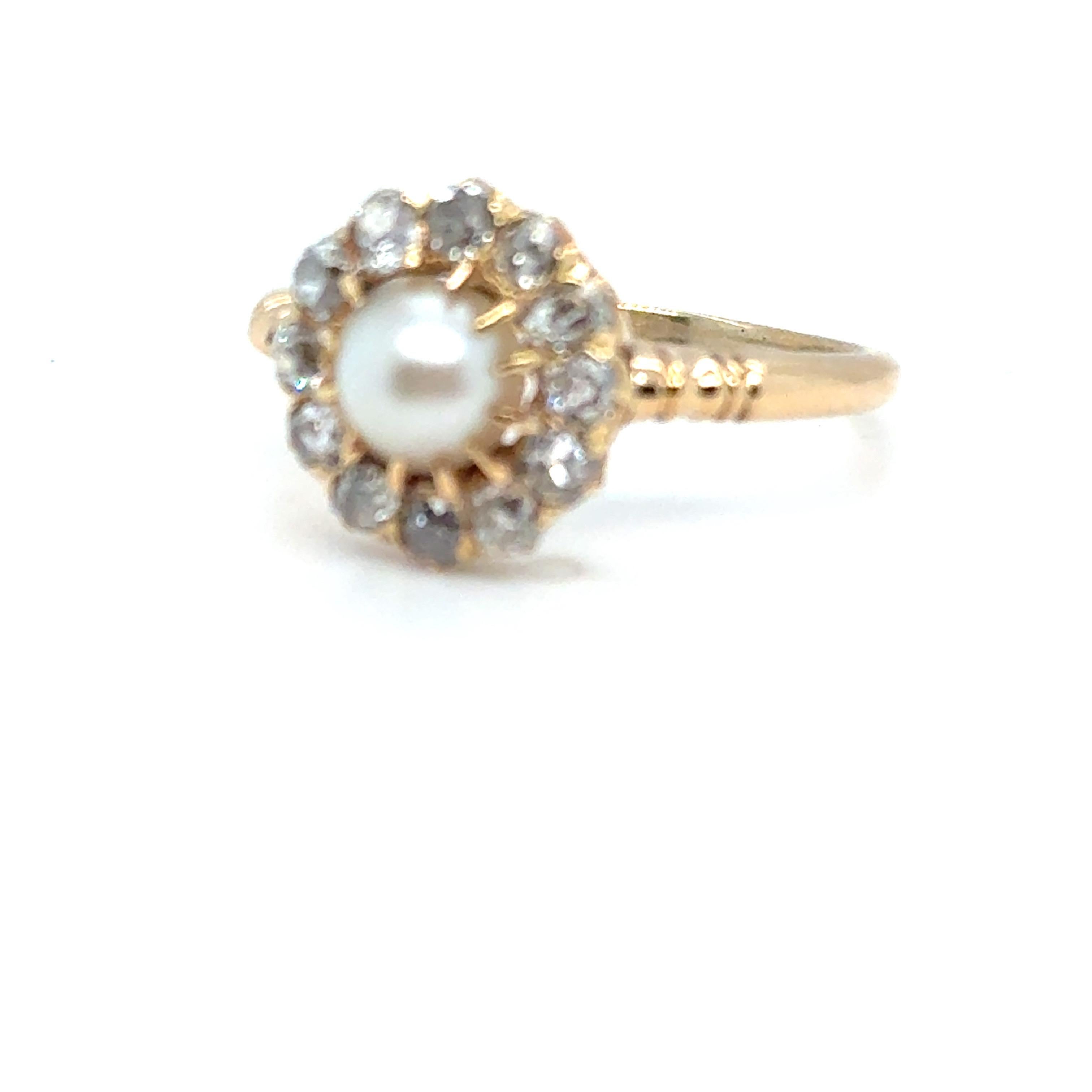 Victorian Natural Pearl and Old Cut Diamond Cluster Ring 18k Yellow Gold For Sale 4