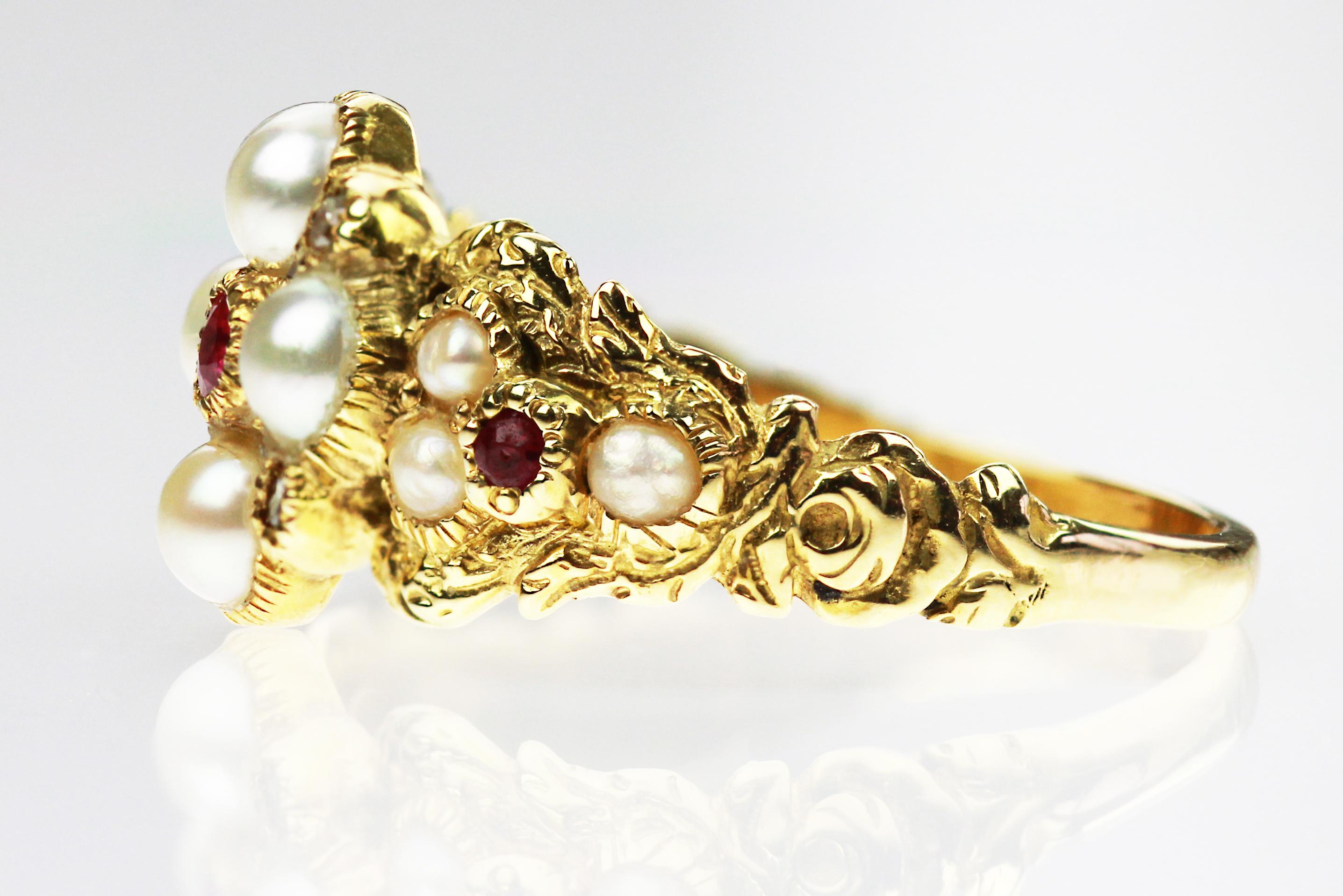 Victorian Natural Pearl, Diamond and Ruby Ring in 18 Carat Yellow Gold In Excellent Condition In London, GB