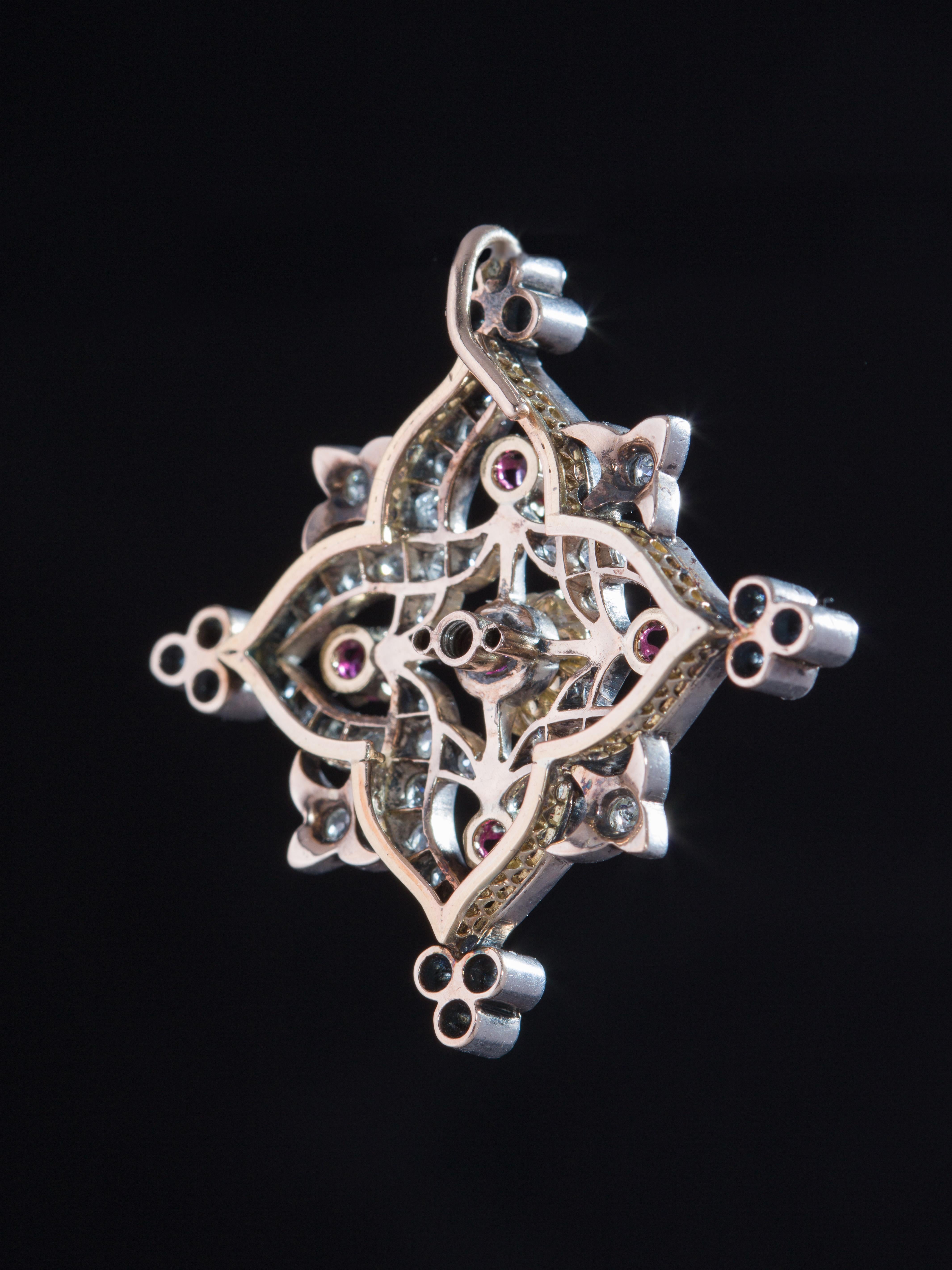Victorian Natural Rubies and Diamond Antique Brooch Pendant In Good Condition For Sale In London, GB