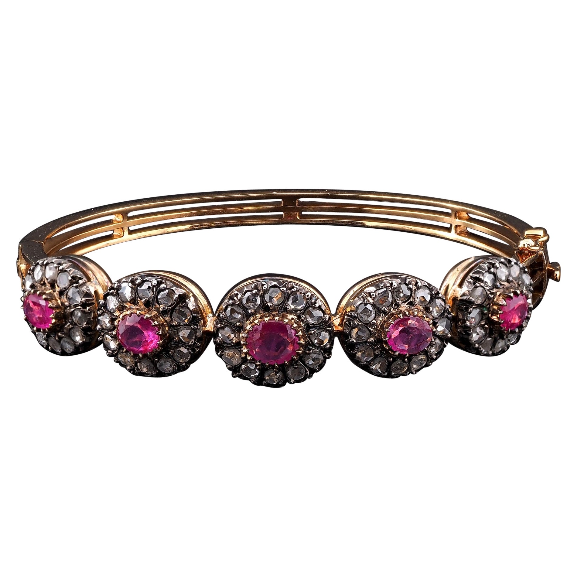 Bracciale vittoriano con diamante taglio rosa e rubino naturale 18 KT