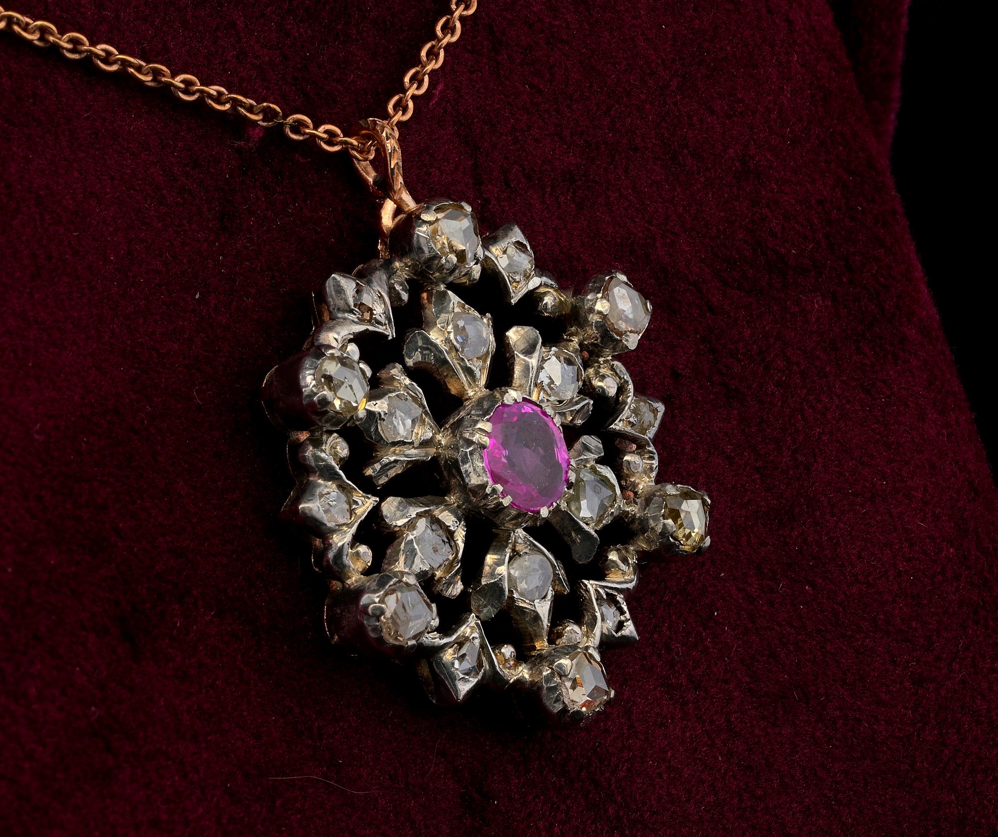 Colgante Victoriano de Rubí Natural con Diamante talla Rosa Hermosa Flor en Bueno estado para la venta en Napoli, IT