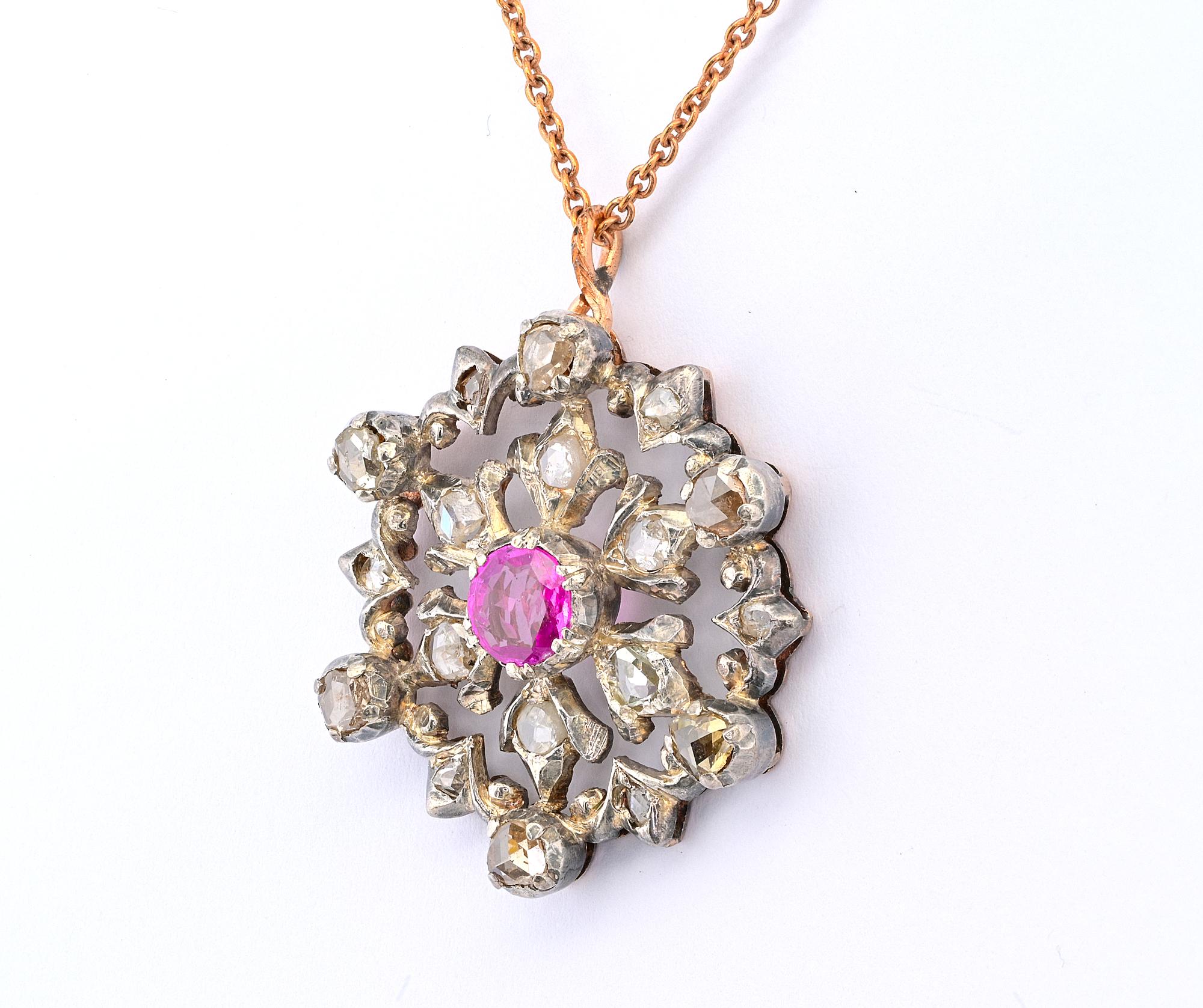 Femenino o masculino Colgante Victoriano de Rubí Natural con Diamante talla Rosa Hermosa Flor en venta