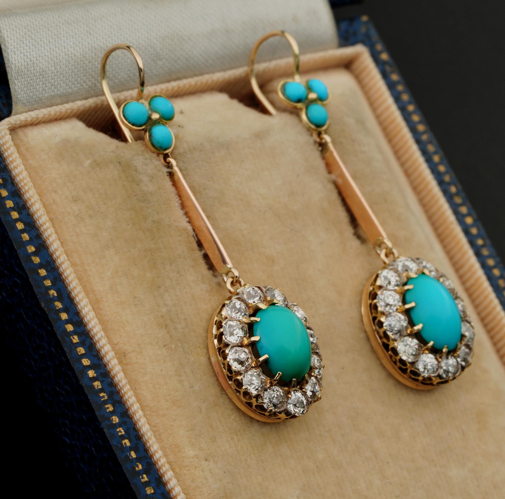 Taille cabochon Boucles d'oreilles en goutte victoriennes avec turquoise naturelle et diamants de 2,40 carats en vente